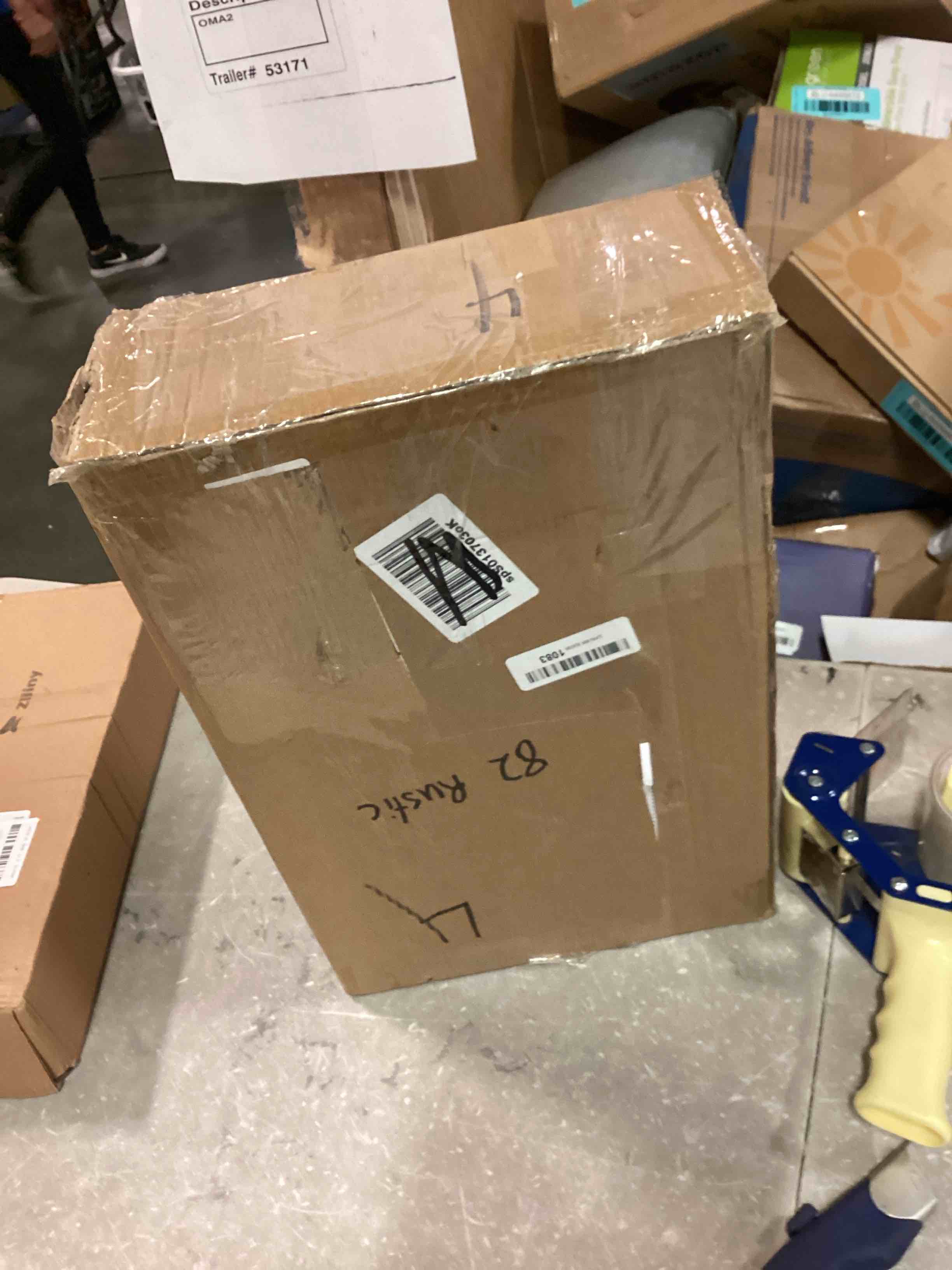 https://s3.amazonaws.com/lotting-images-prod/bidfta/BLU6499811_1720190687391.jpeg