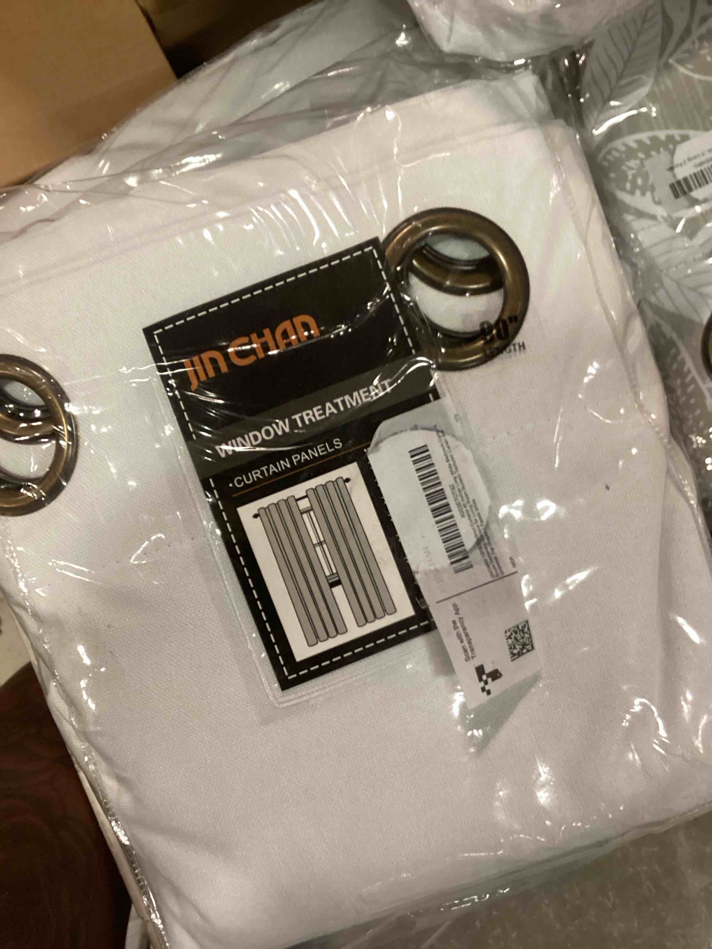 https://s3.amazonaws.com/lotting-images-prod/bidfta/BLU6499828_1720191241030.jpeg