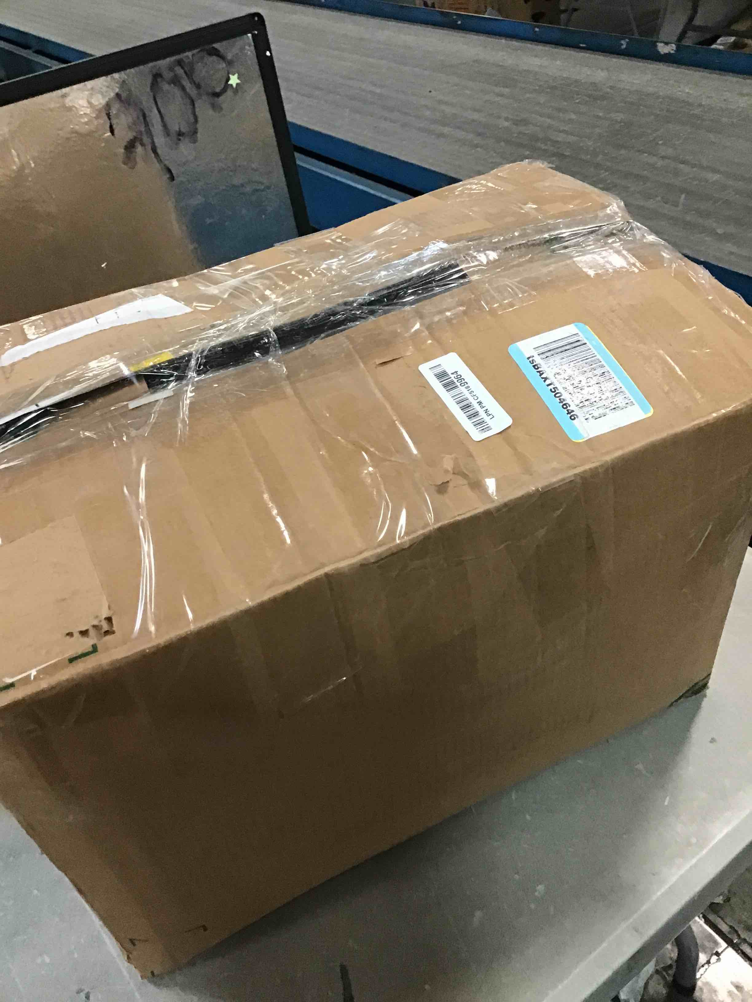 https://s3.amazonaws.com/lotting-images-prod/bidfta/BLU6500788_1718219969686.jpeg