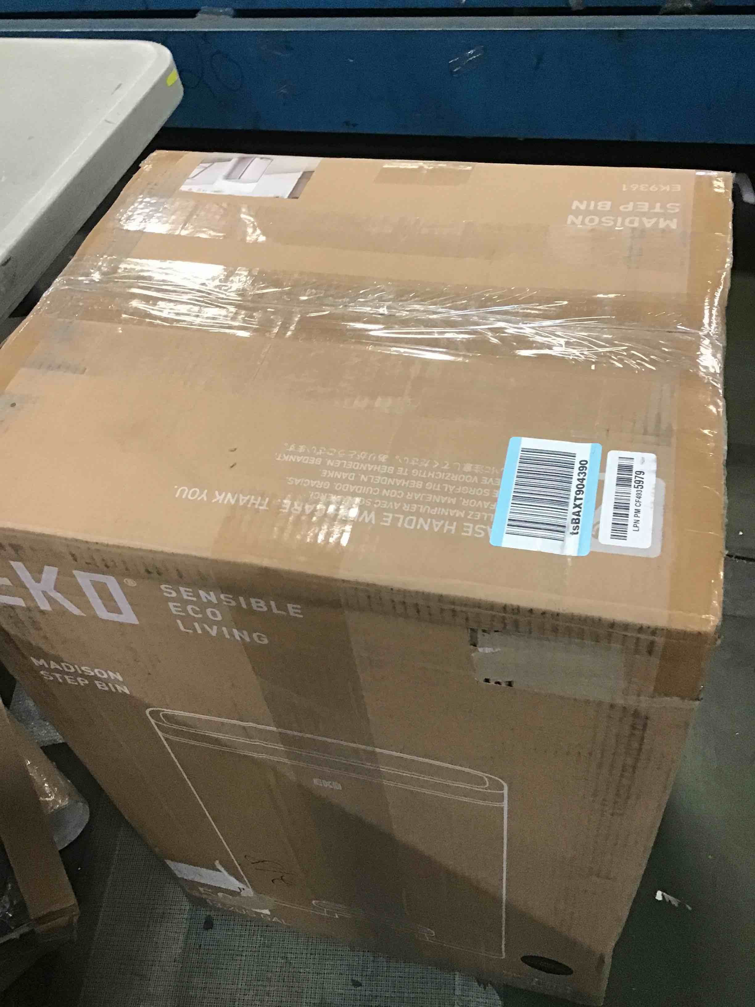 https://s3.amazonaws.com/lotting-images-prod/bidfta/BLU6500797_1718222191022.jpeg