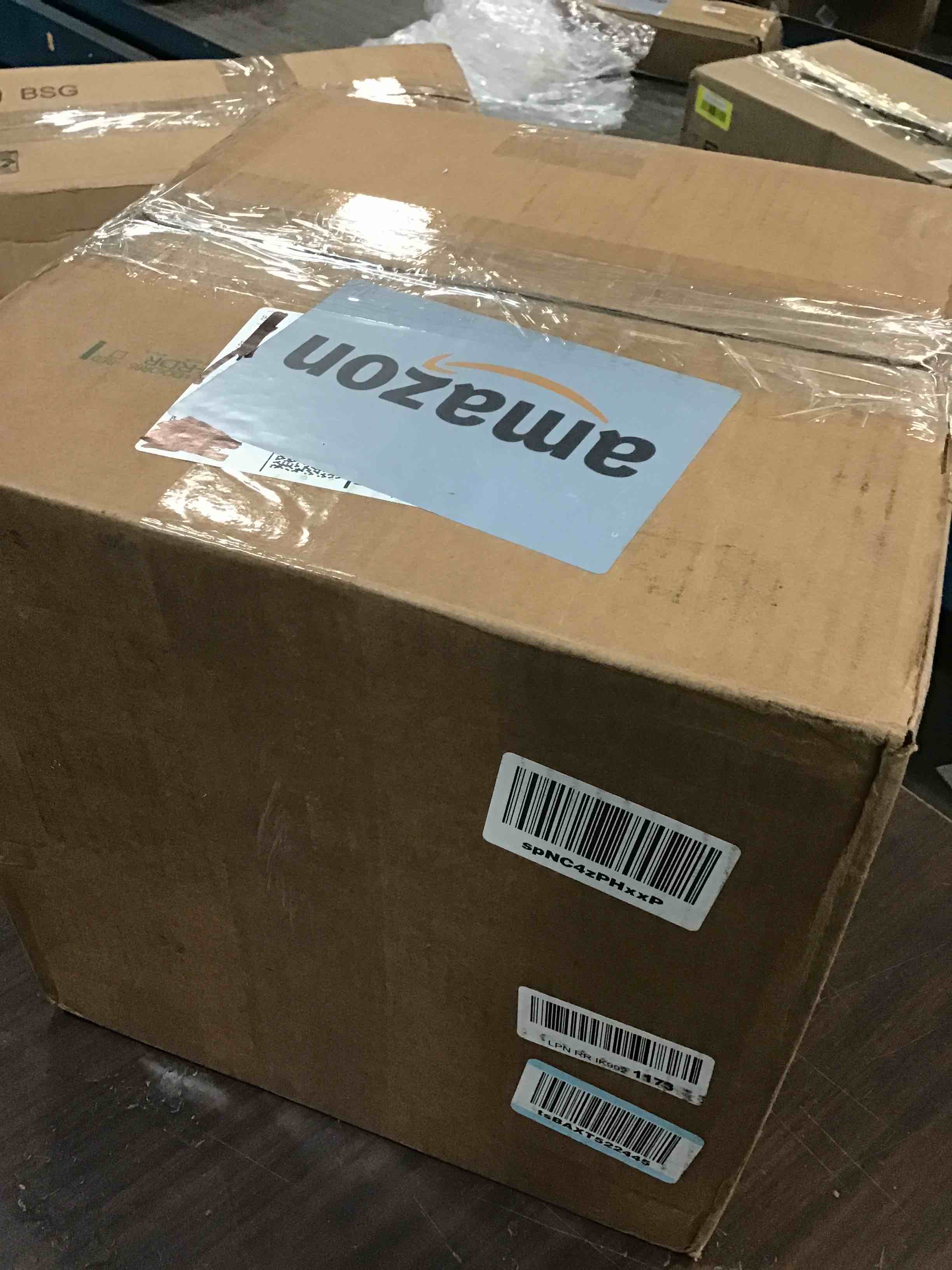 https://s3.amazonaws.com/lotting-images-prod/bidfta/BLU6501282_1718390565515.jpeg