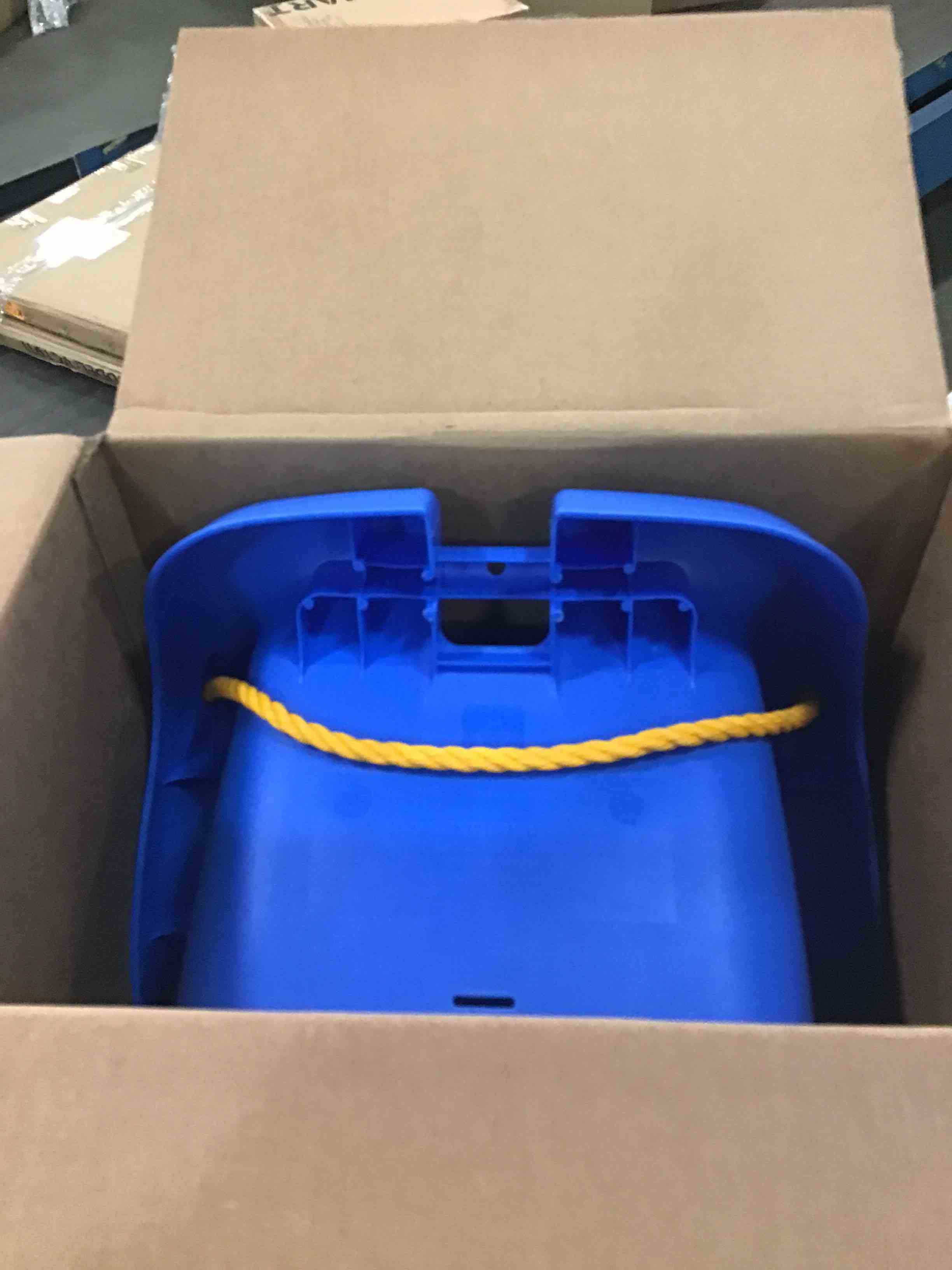 https://s3.amazonaws.com/lotting-images-prod/bidfta/BLU6501315_1718450280313.jpeg