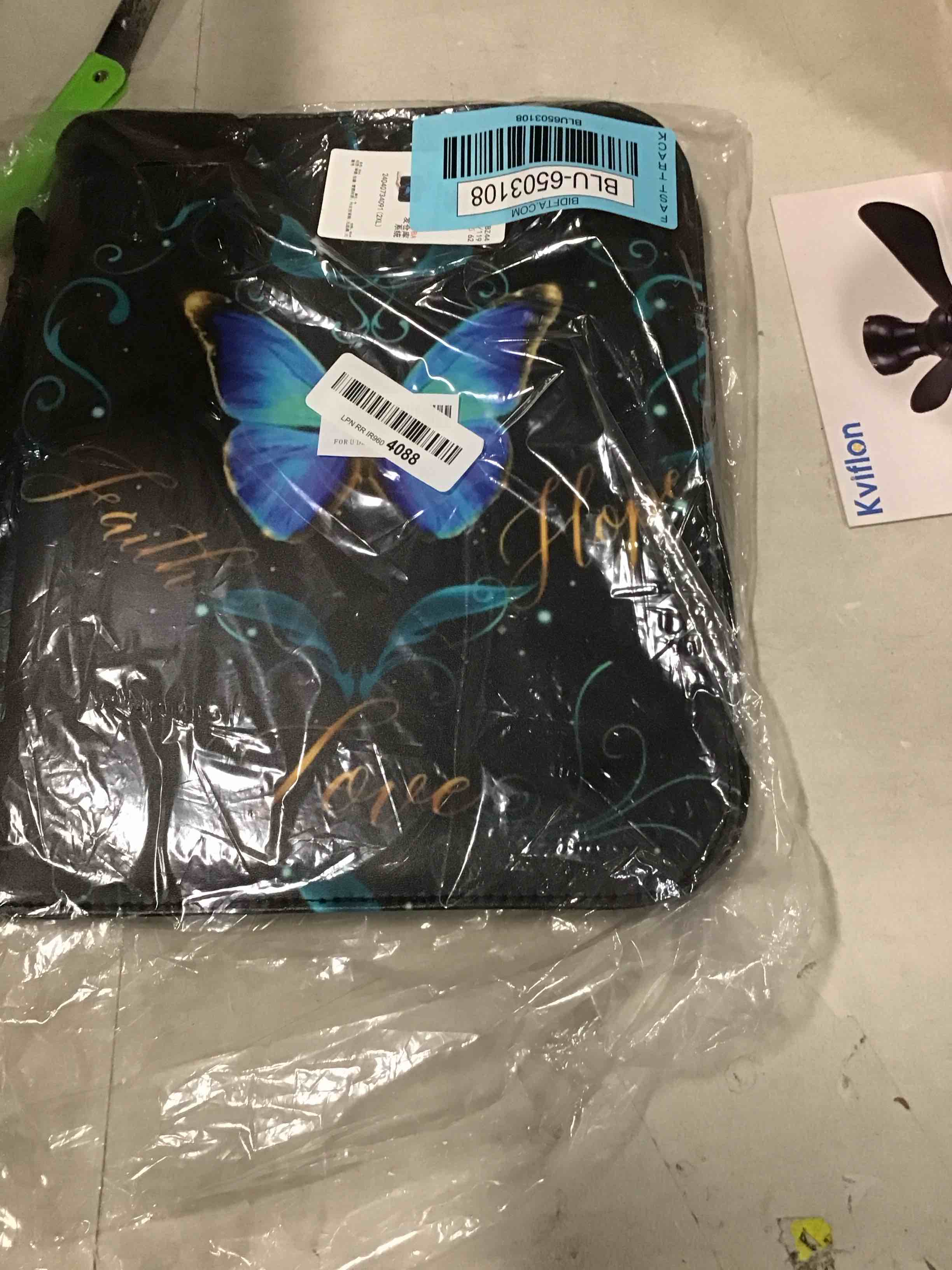https://s3.amazonaws.com/lotting-images-prod/bidfta/BLU6503108_1717165335524.jpeg