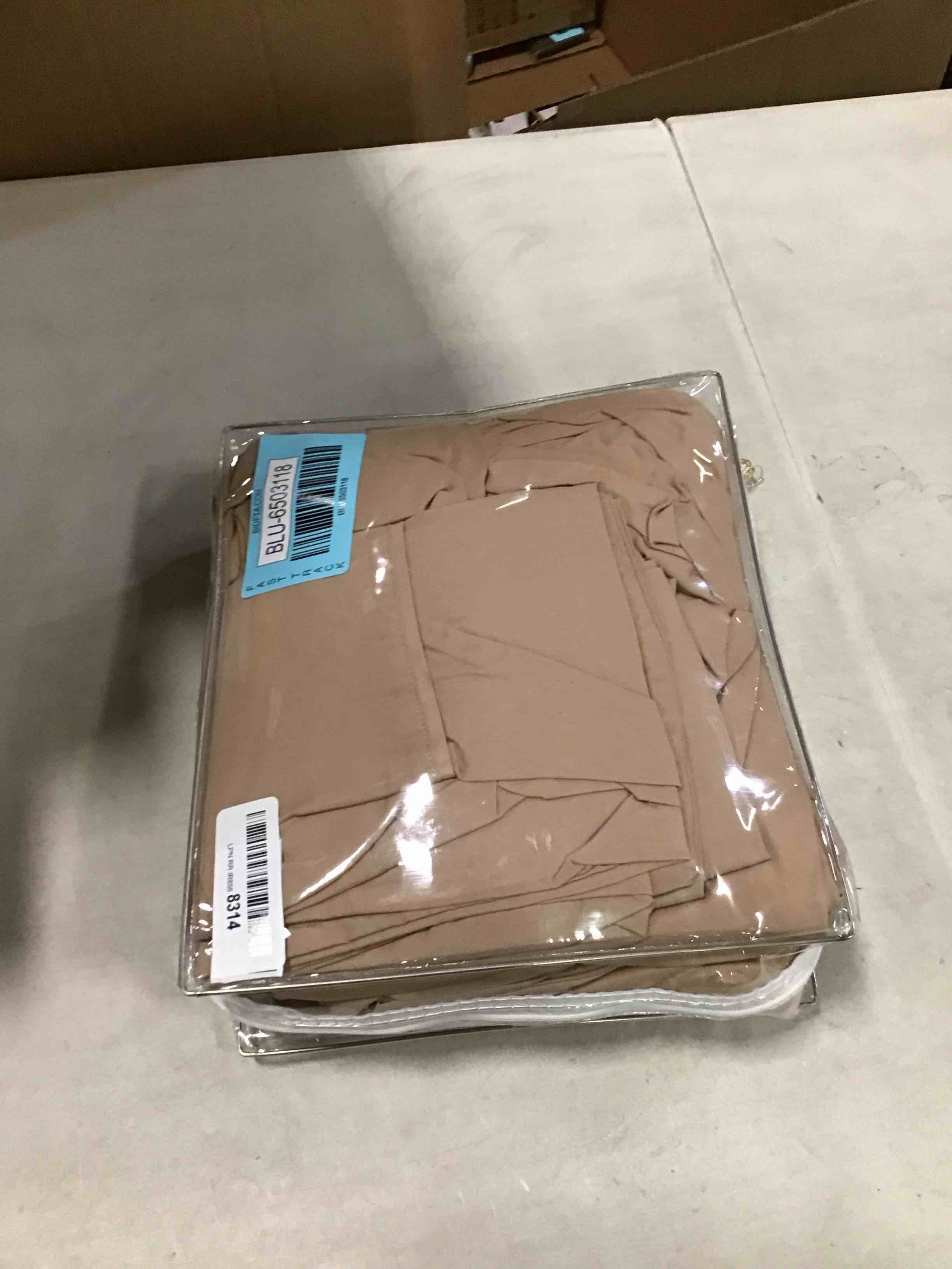 https://s3.amazonaws.com/lotting-images-prod/bidfta/BLU6503118_1717166209379.jpeg