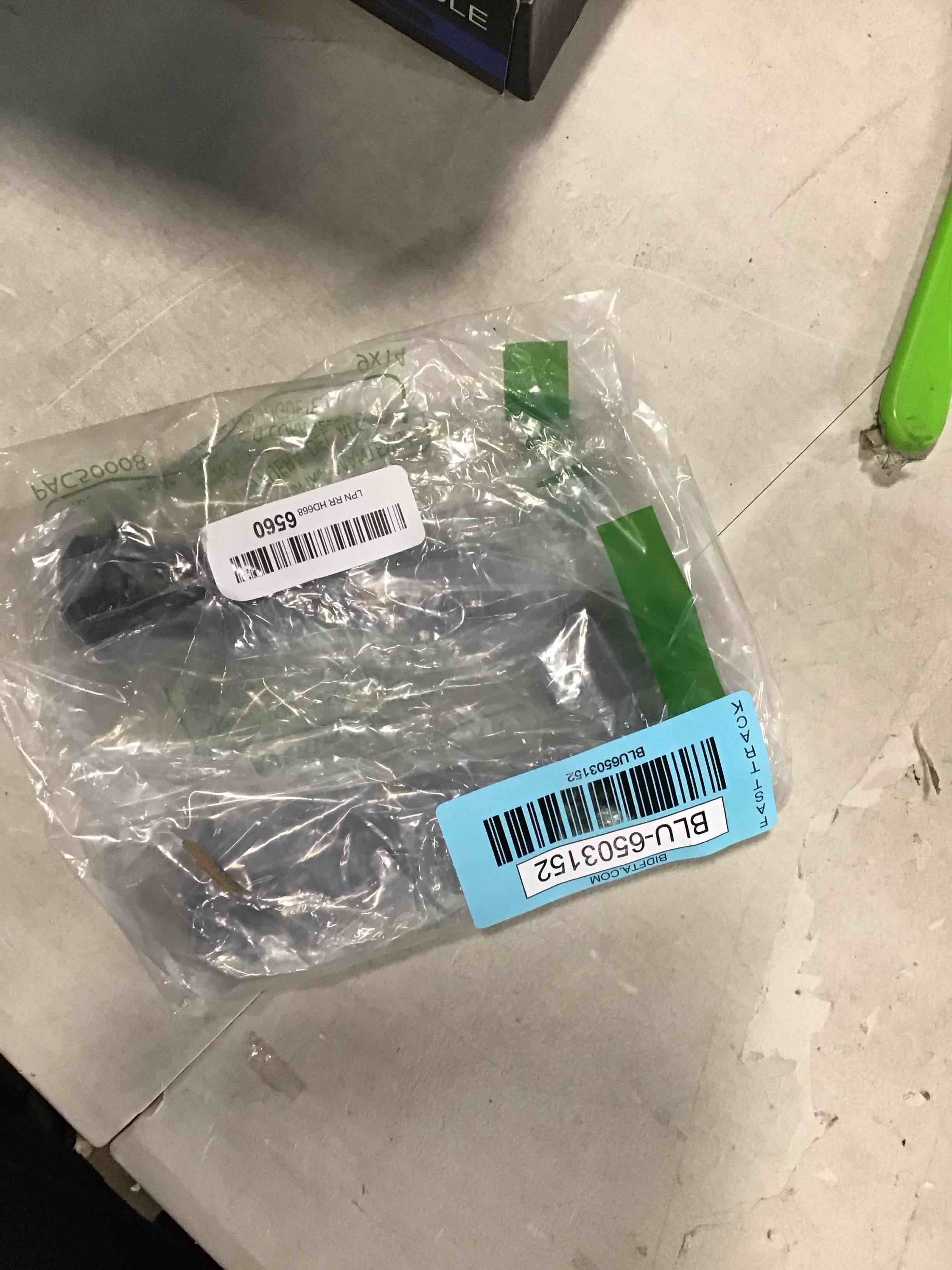 https://s3.amazonaws.com/lotting-images-prod/bidfta/BLU6503152_1717168891640.jpeg