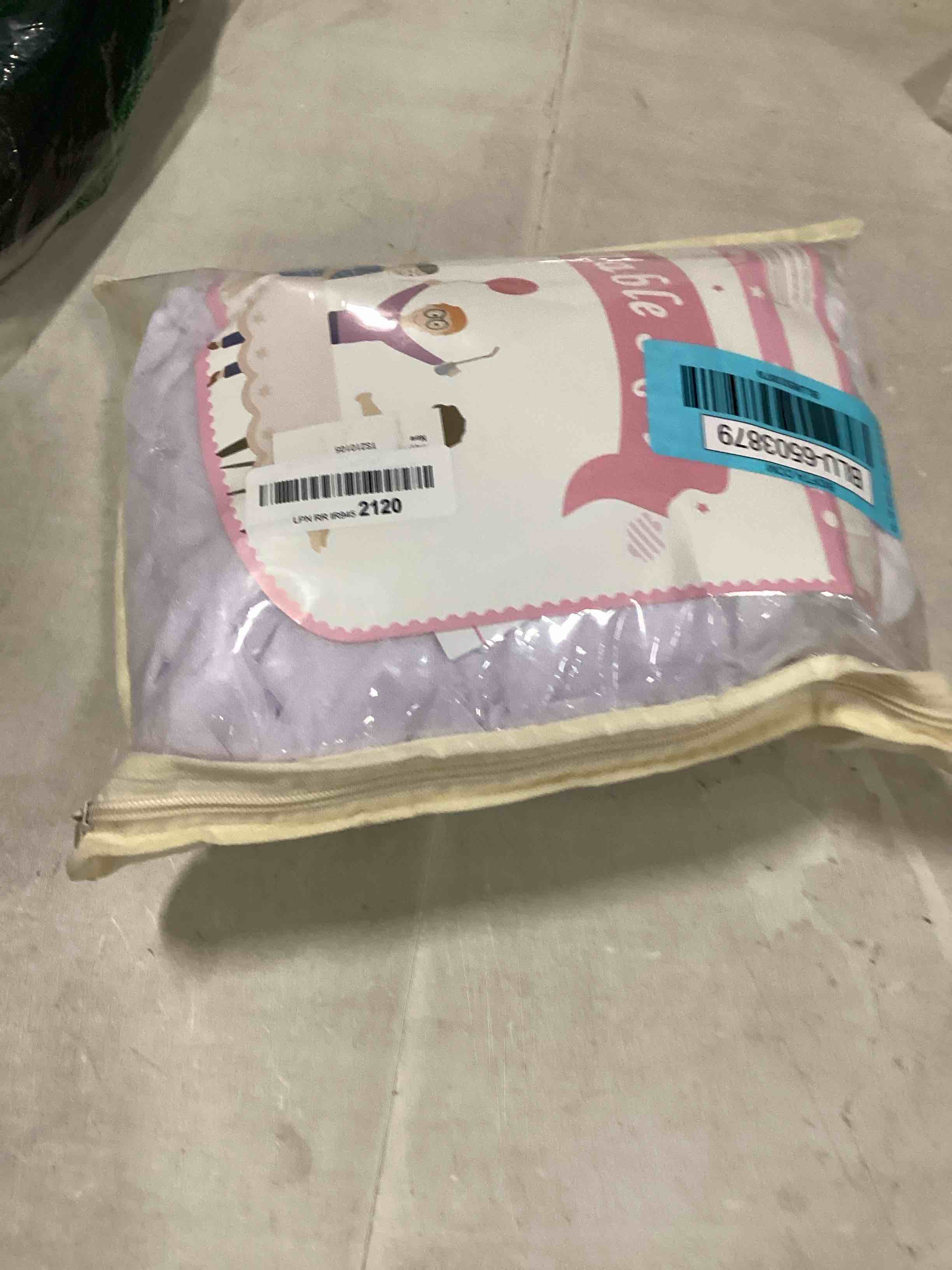 https://s3.amazonaws.com/lotting-images-prod/bidfta/BLU6503879_1717445484908.jpeg