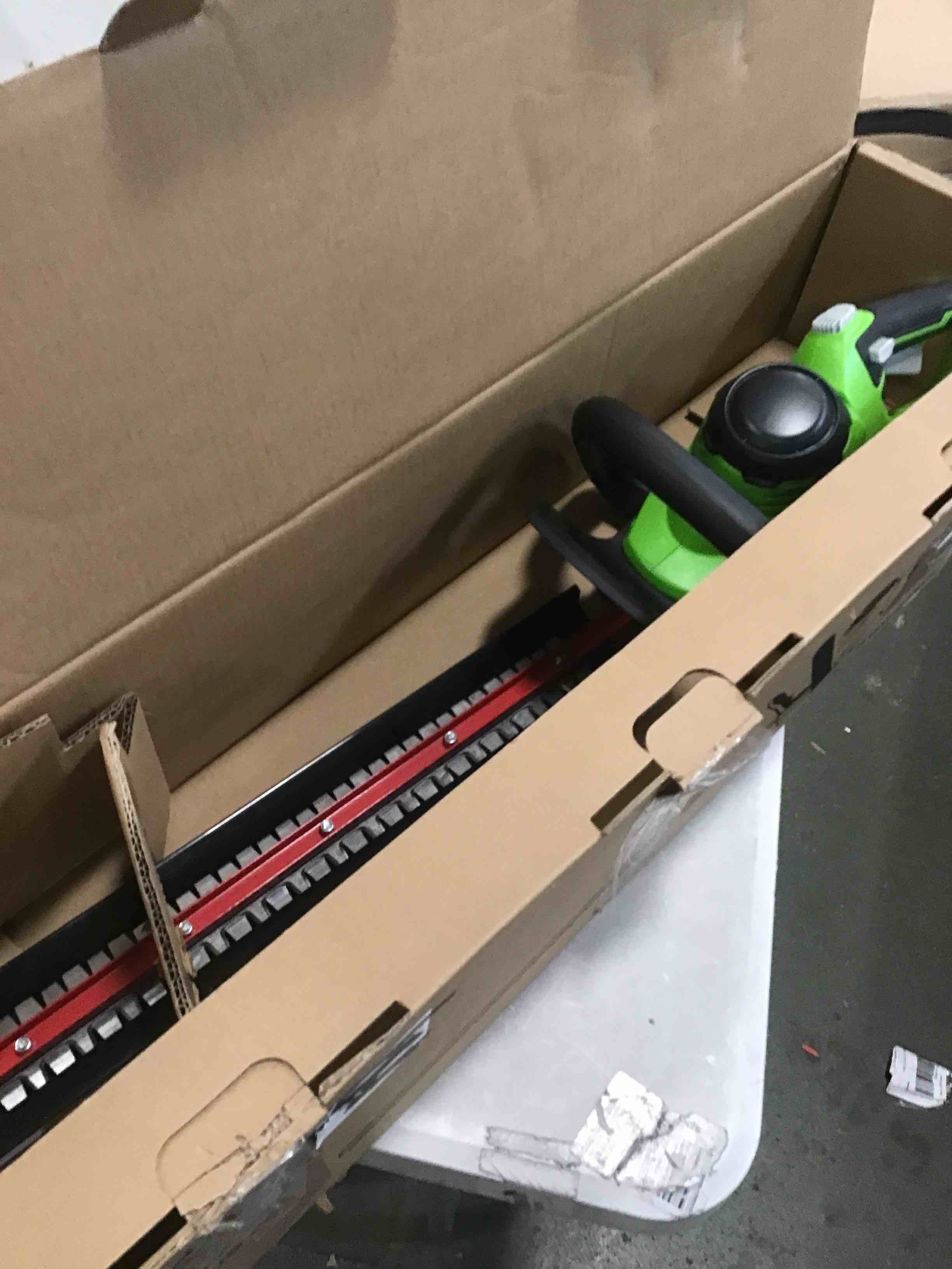 https://s3.amazonaws.com/lotting-images-prod/bidfta/BLU6505139_1718135907177.jpeg