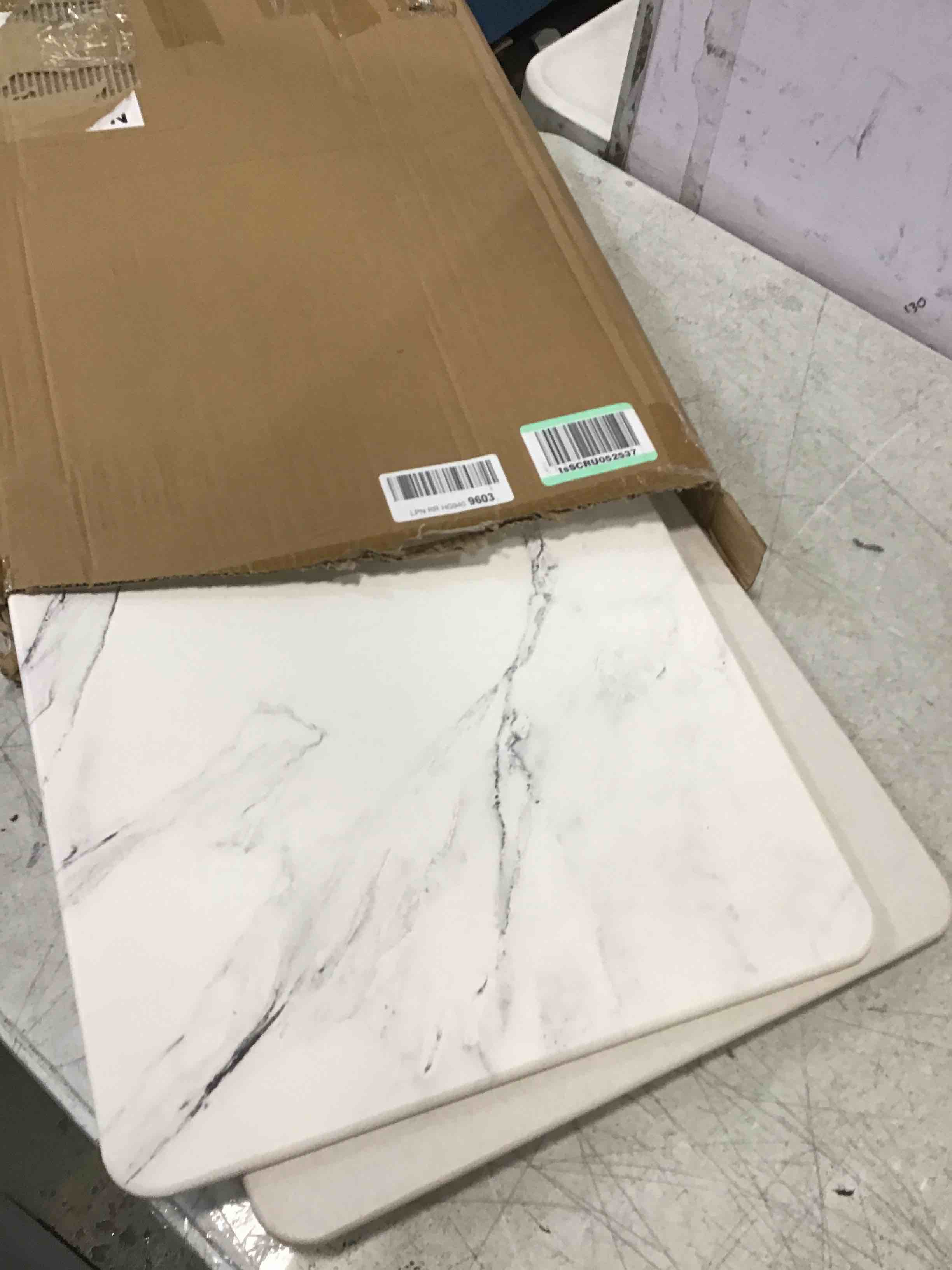 https://s3.amazonaws.com/lotting-images-prod/bidfta/BLU6505293_1718204286781.jpeg