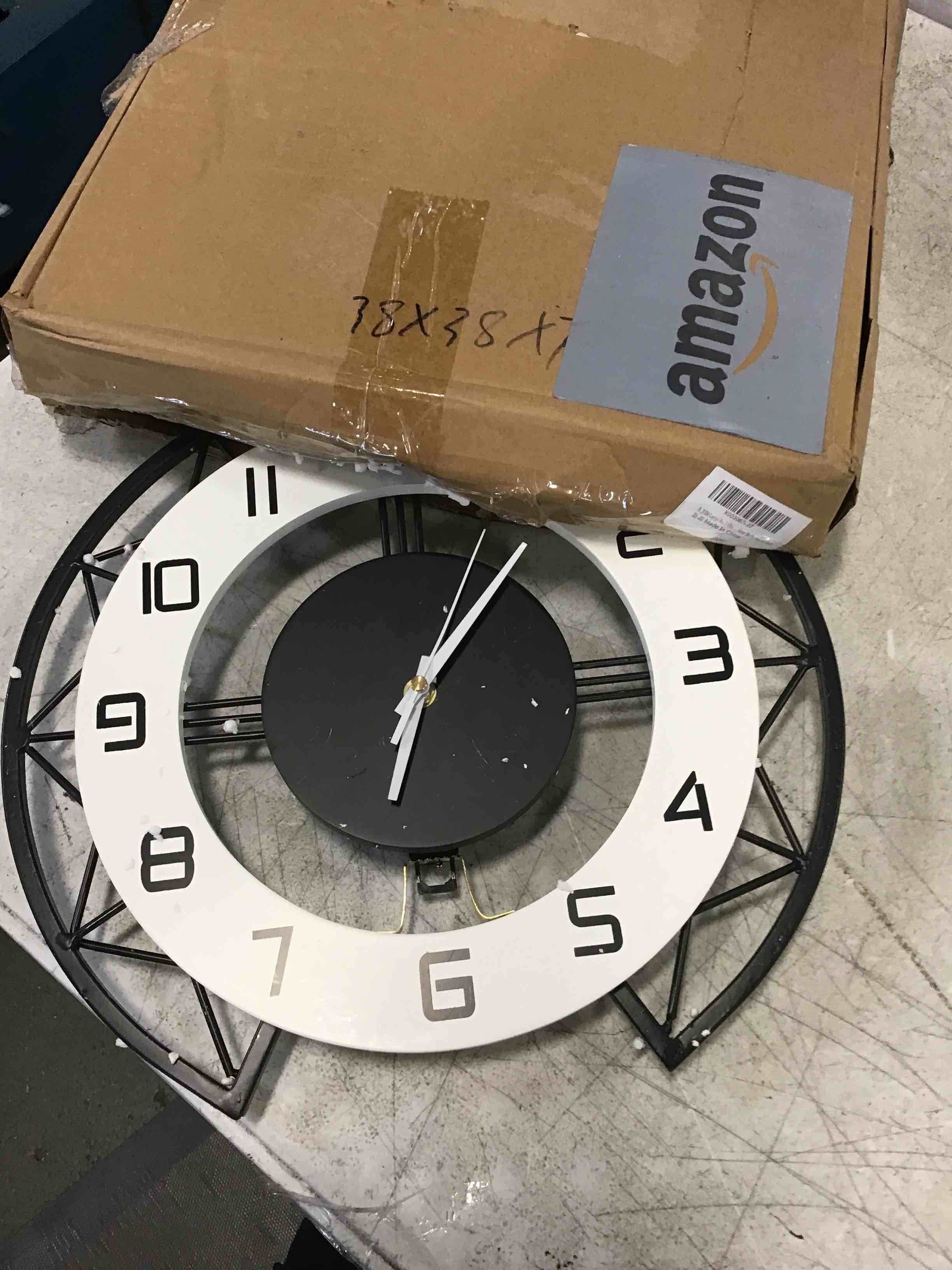 https://s3.amazonaws.com/lotting-images-prod/bidfta/BLU6505313_1718206679657.jpeg
