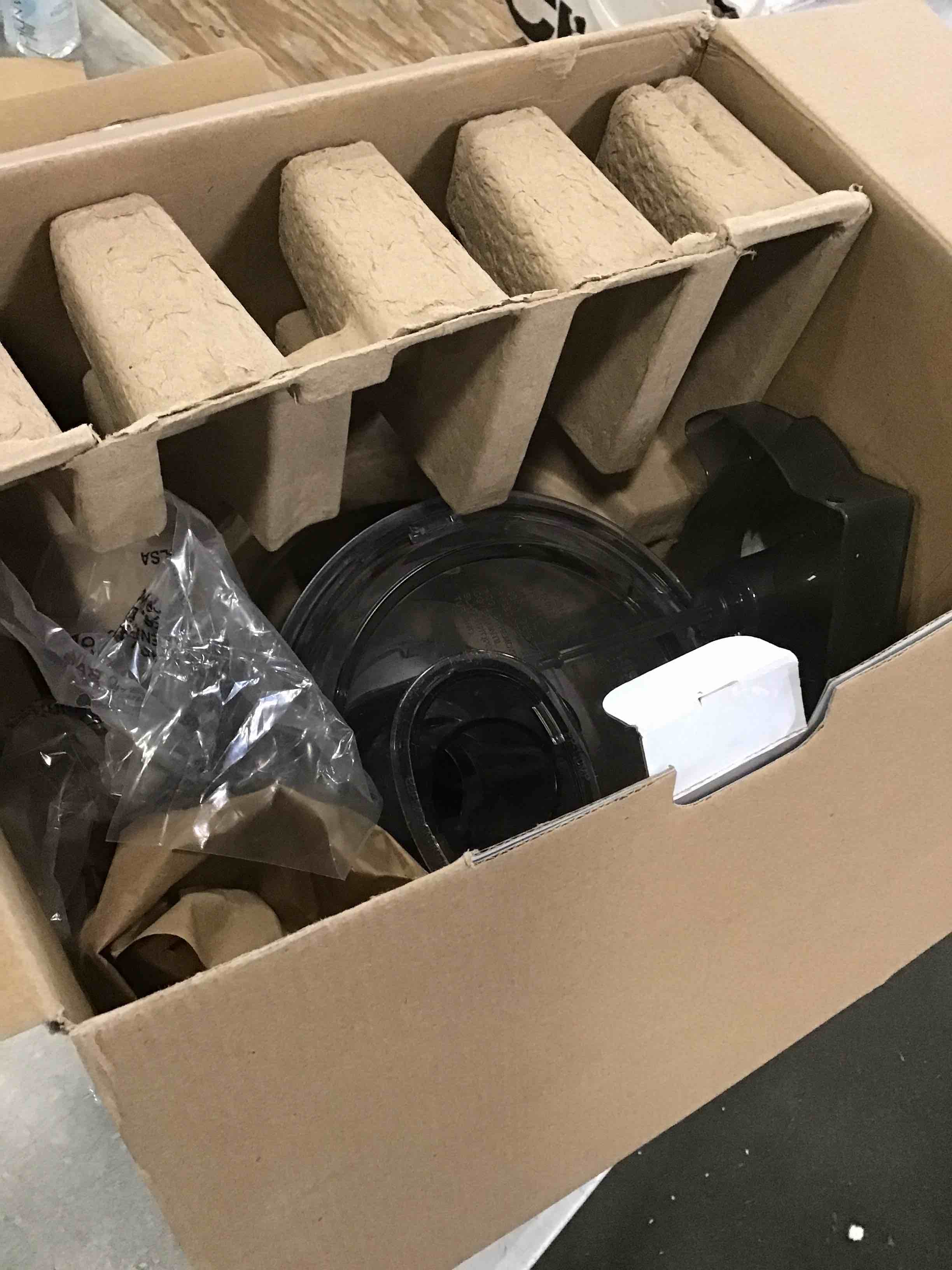 https://s3.amazonaws.com/lotting-images-prod/bidfta/BLU6505658_1718295166149.jpeg