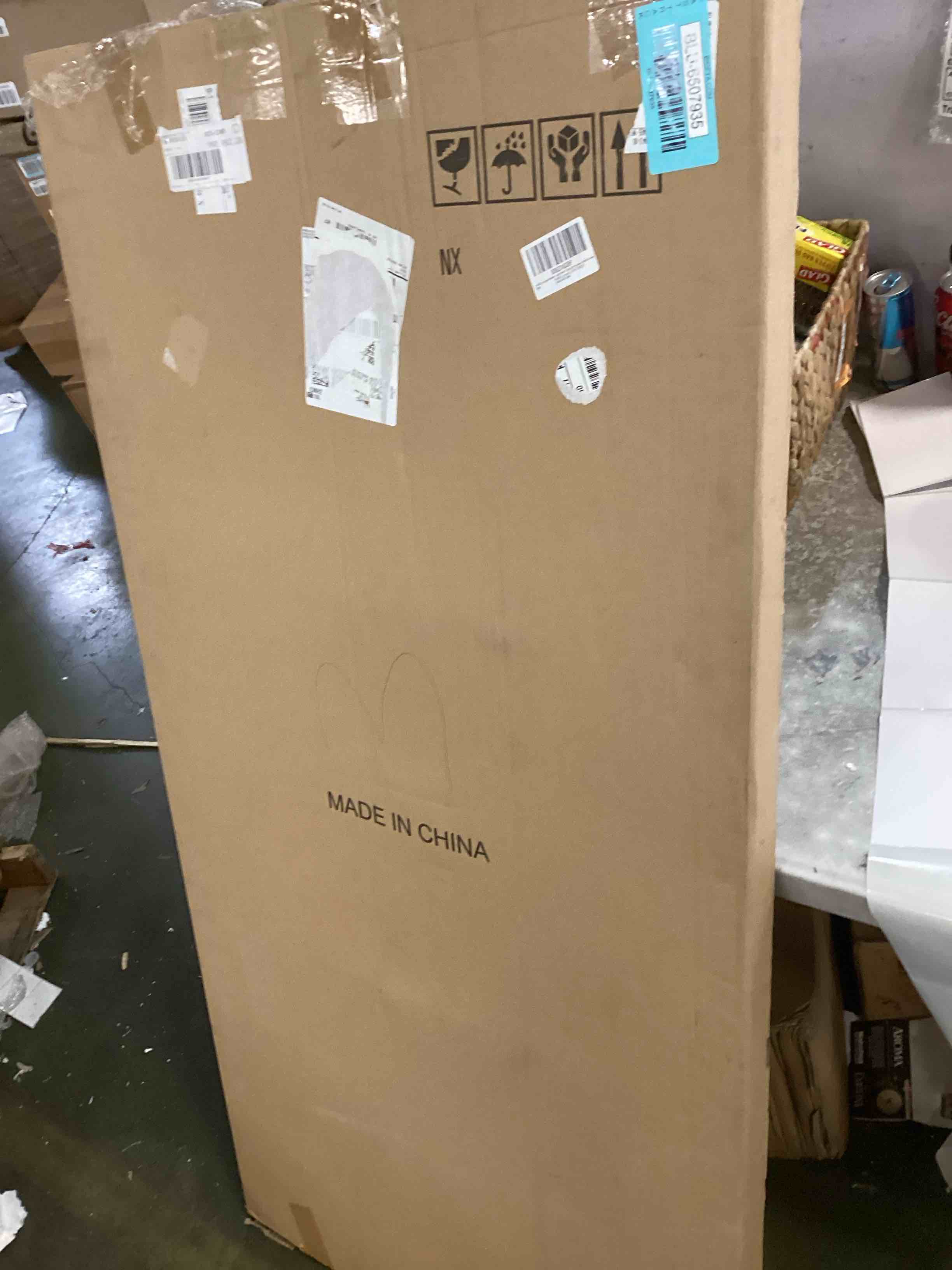 https://s3.amazonaws.com/lotting-images-prod/bidfta/BLU6507935_1717526211881.jpeg