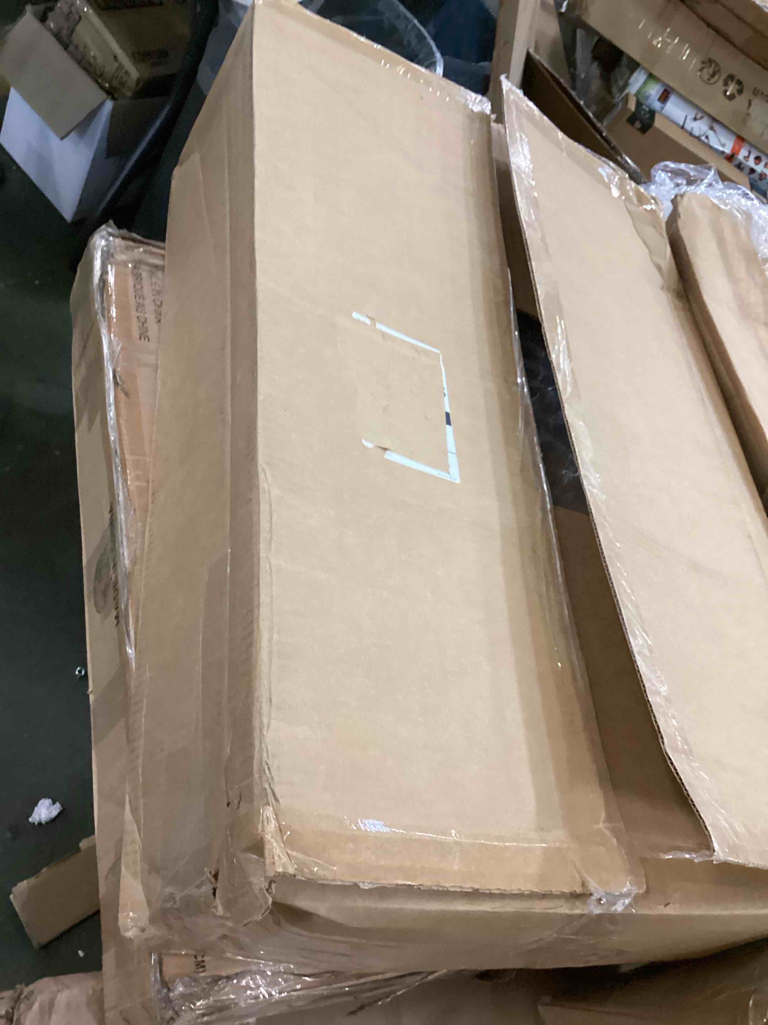 https://s3.amazonaws.com/lotting-images-prod/bidfta/BLU6508001_1717589036237.jpeg
