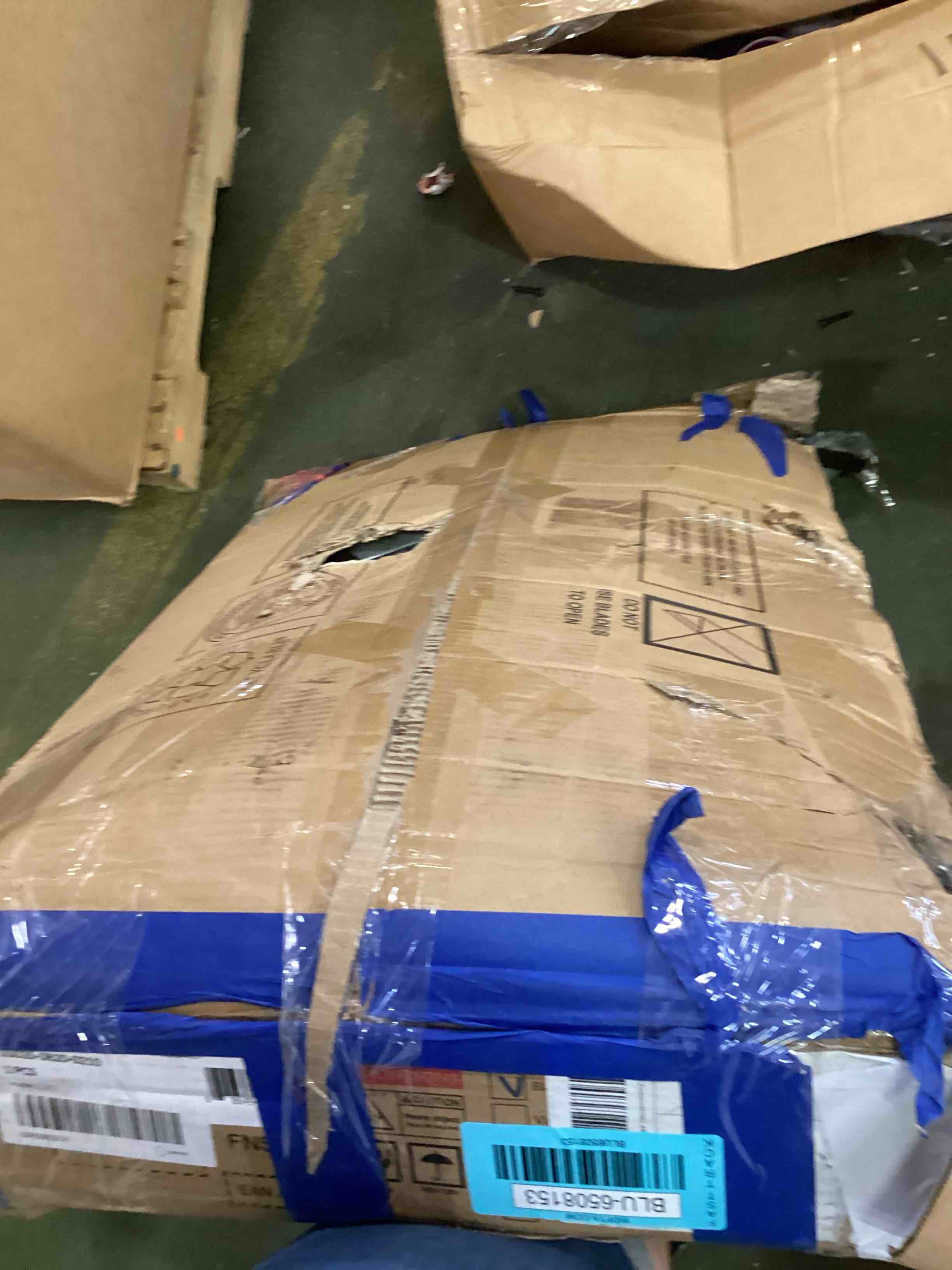https://s3.amazonaws.com/lotting-images-prod/bidfta/BLU6508153_1717610308345.jpeg