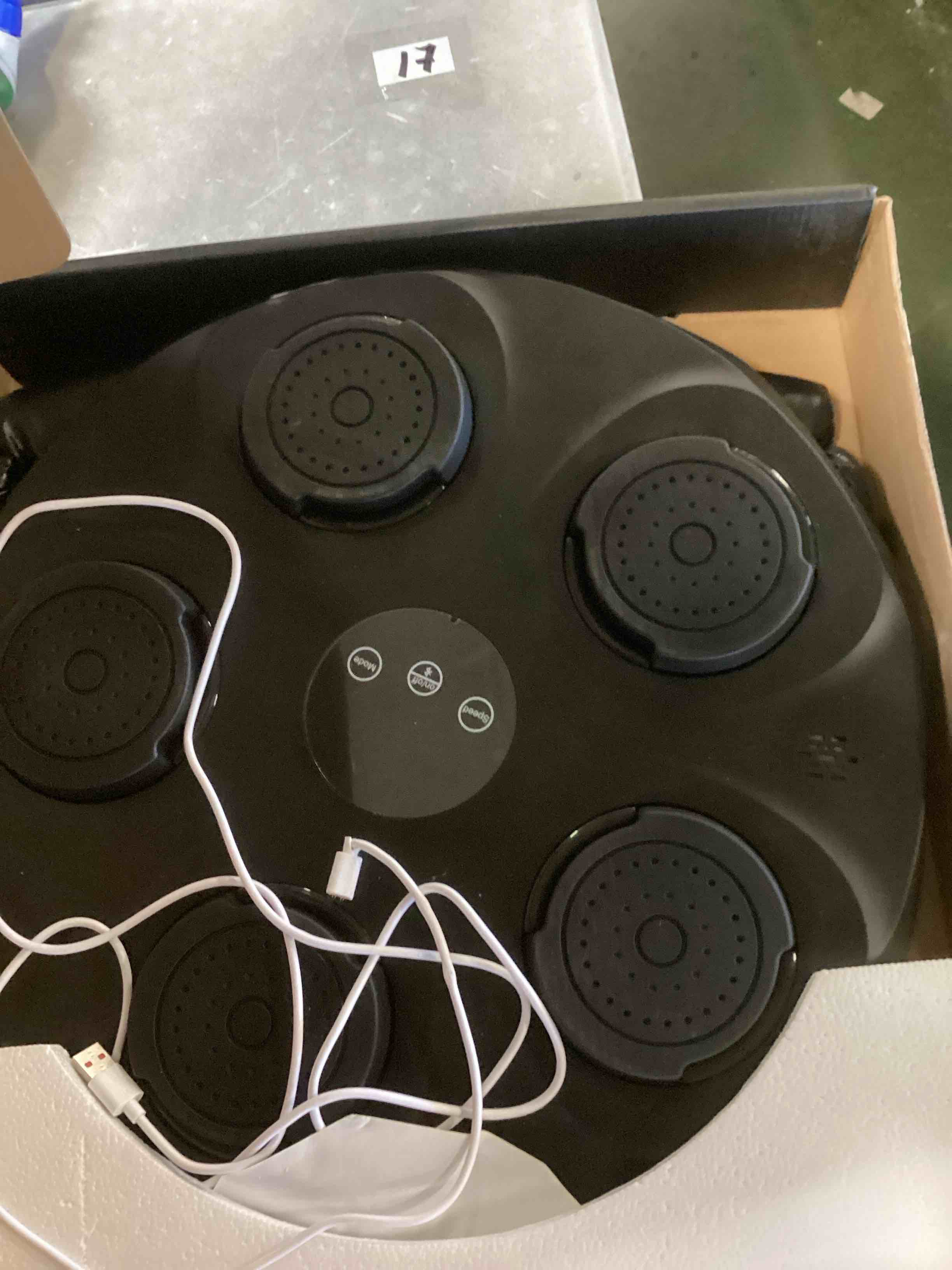 https://s3.amazonaws.com/lotting-images-prod/bidfta/BLU6508590_1717767365558.jpeg
