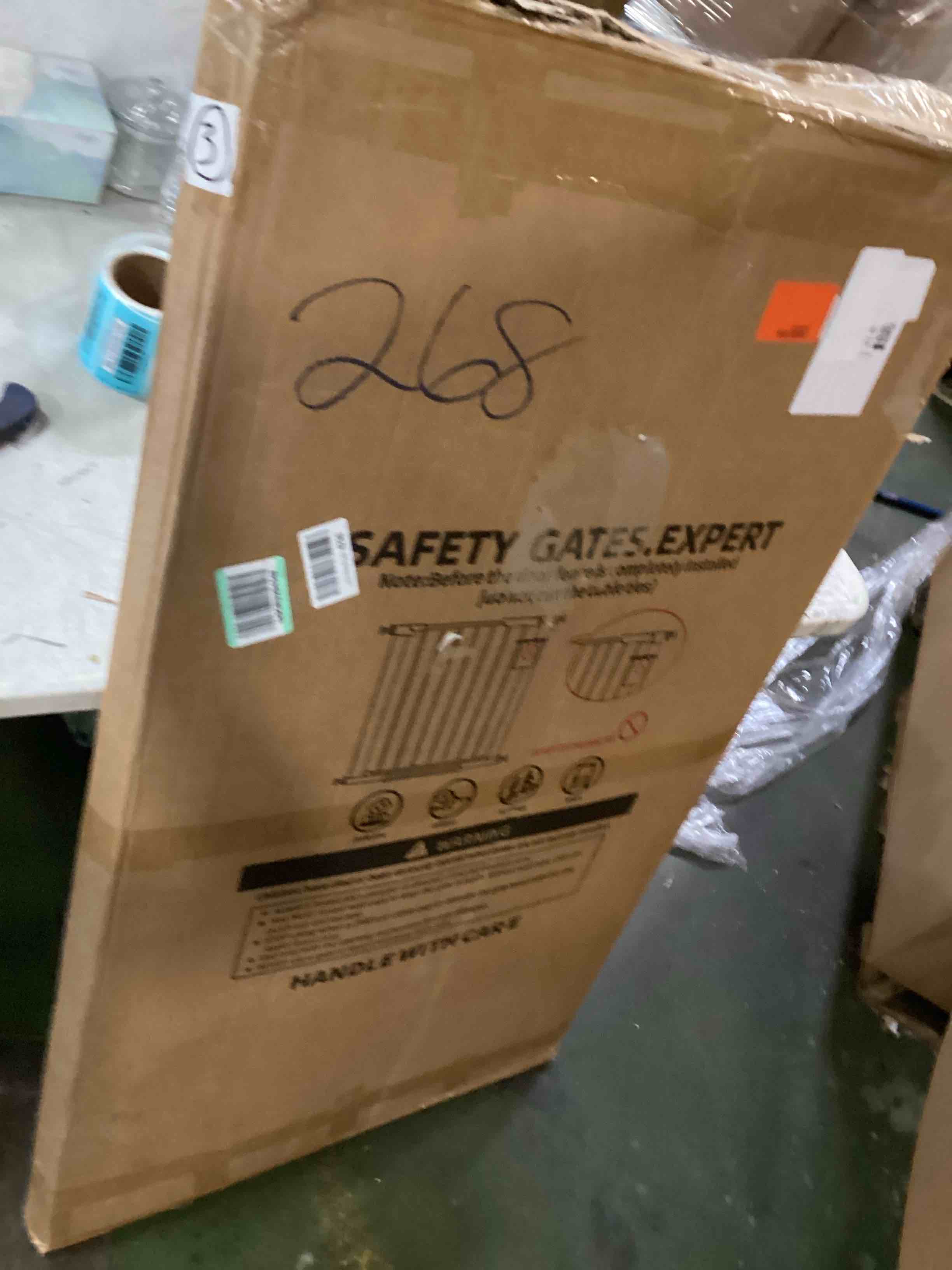 https://s3.amazonaws.com/lotting-images-prod/bidfta/BLU6508725_1718020924261.jpeg