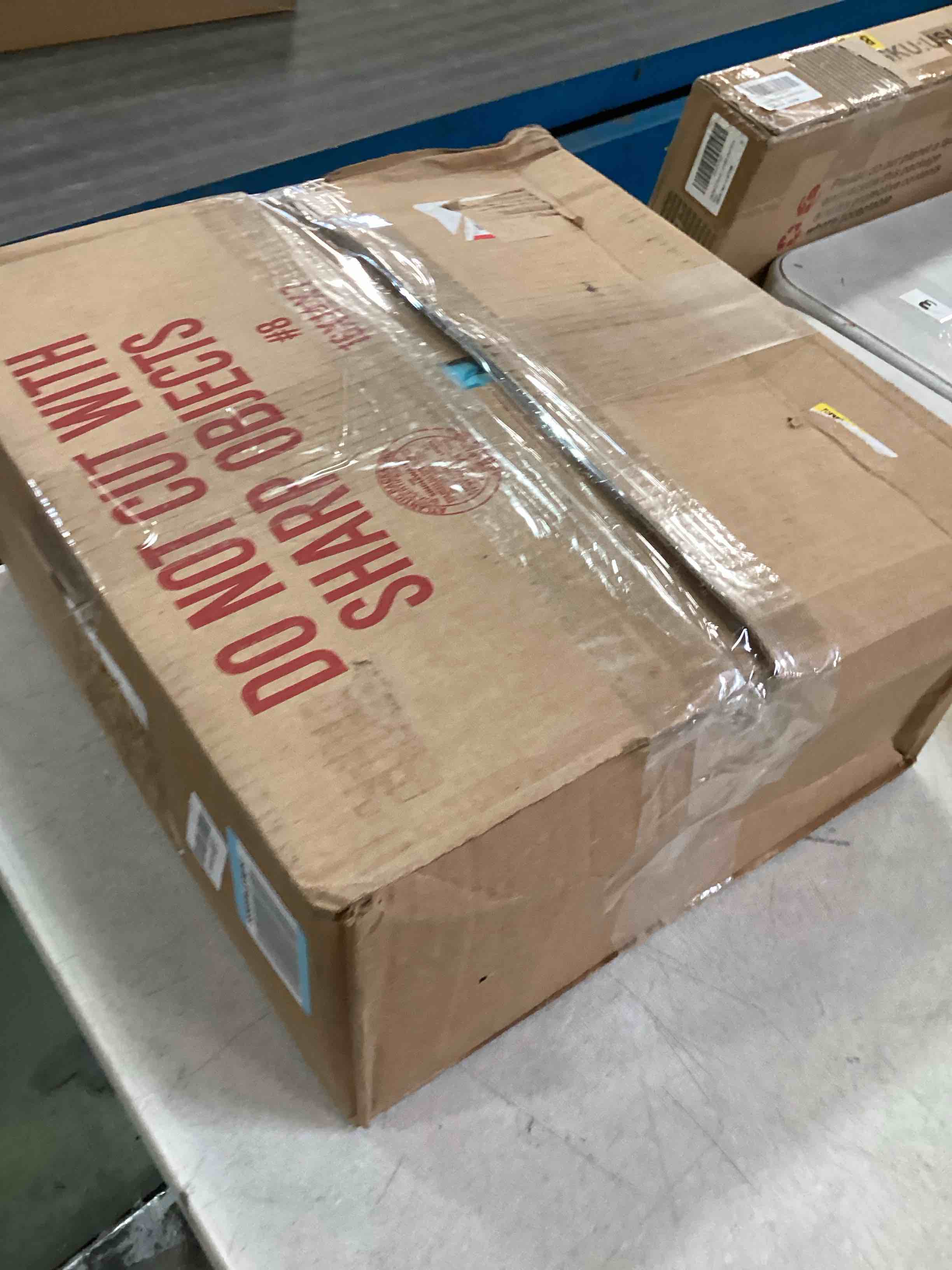 https://s3.amazonaws.com/lotting-images-prod/bidfta/BLU6508740_1718024251013.jpeg
