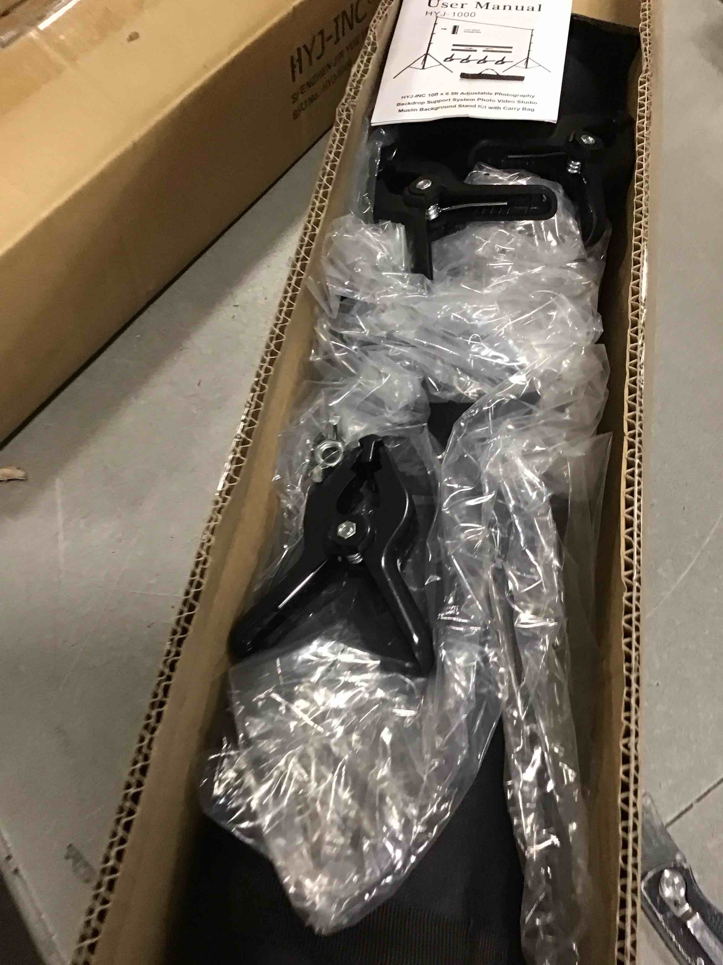 https://s3.amazonaws.com/lotting-images-prod/bidfta/BLU6509176_1718027107900.jpeg