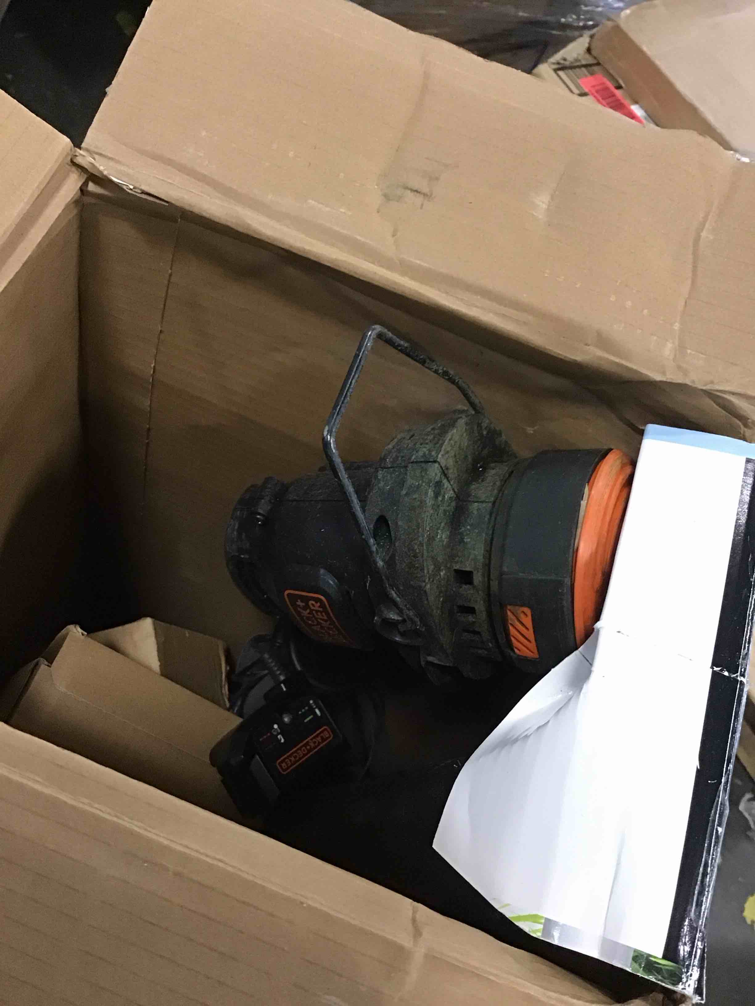 https://s3.amazonaws.com/lotting-images-prod/bidfta/BLU6509193_1718030518709.jpeg