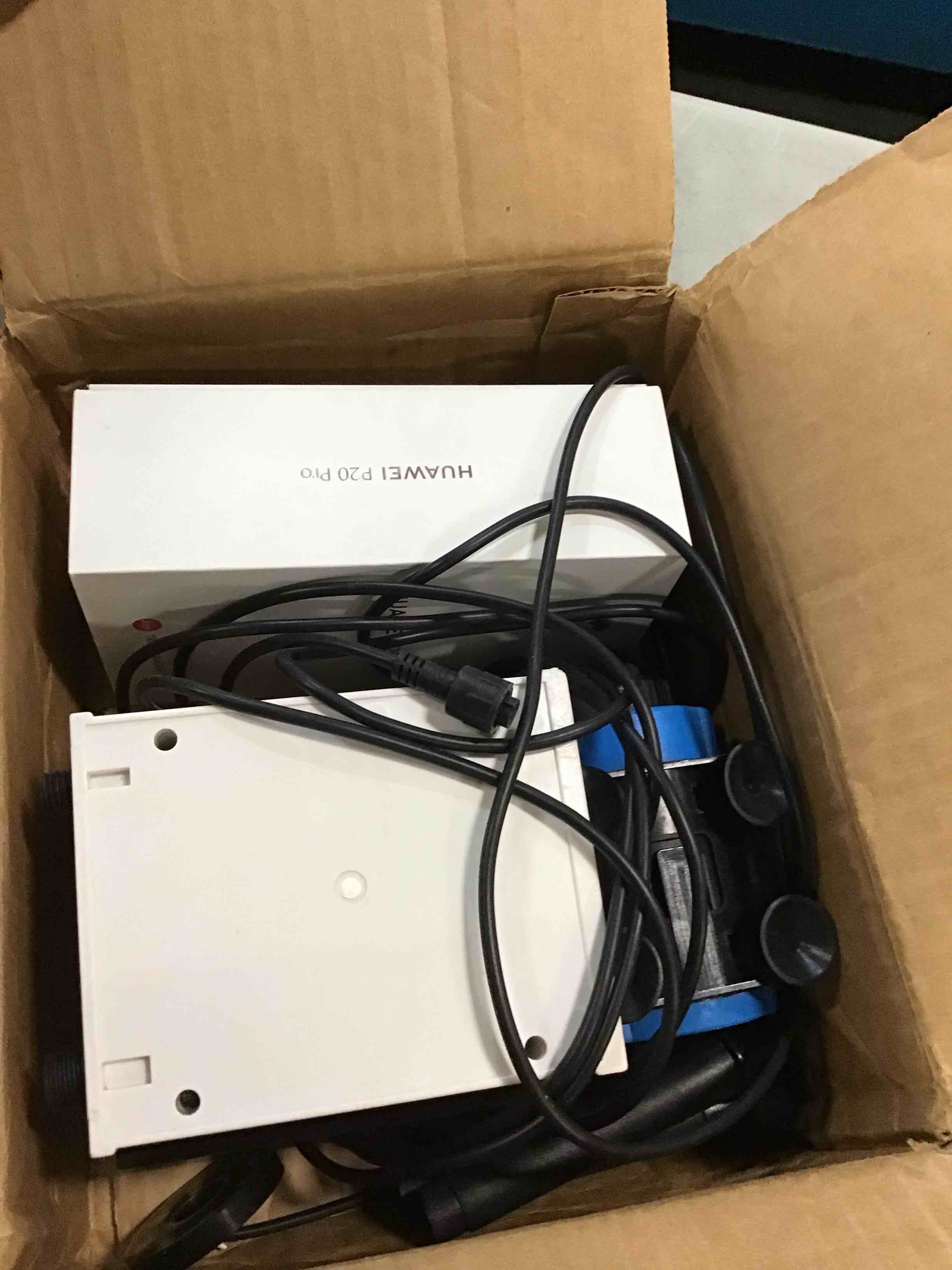 https://s3.amazonaws.com/lotting-images-prod/bidfta/BLU6509294_1718106484303.jpeg