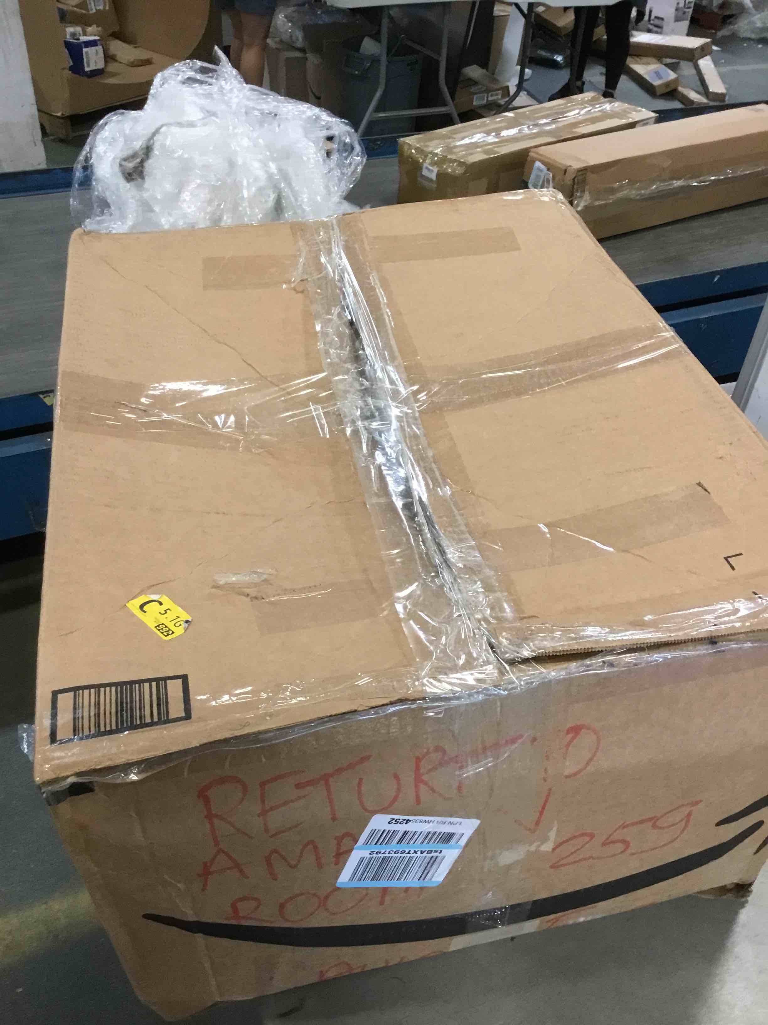 https://s3.amazonaws.com/lotting-images-prod/bidfta/BLU6509430_1718122283596.jpeg