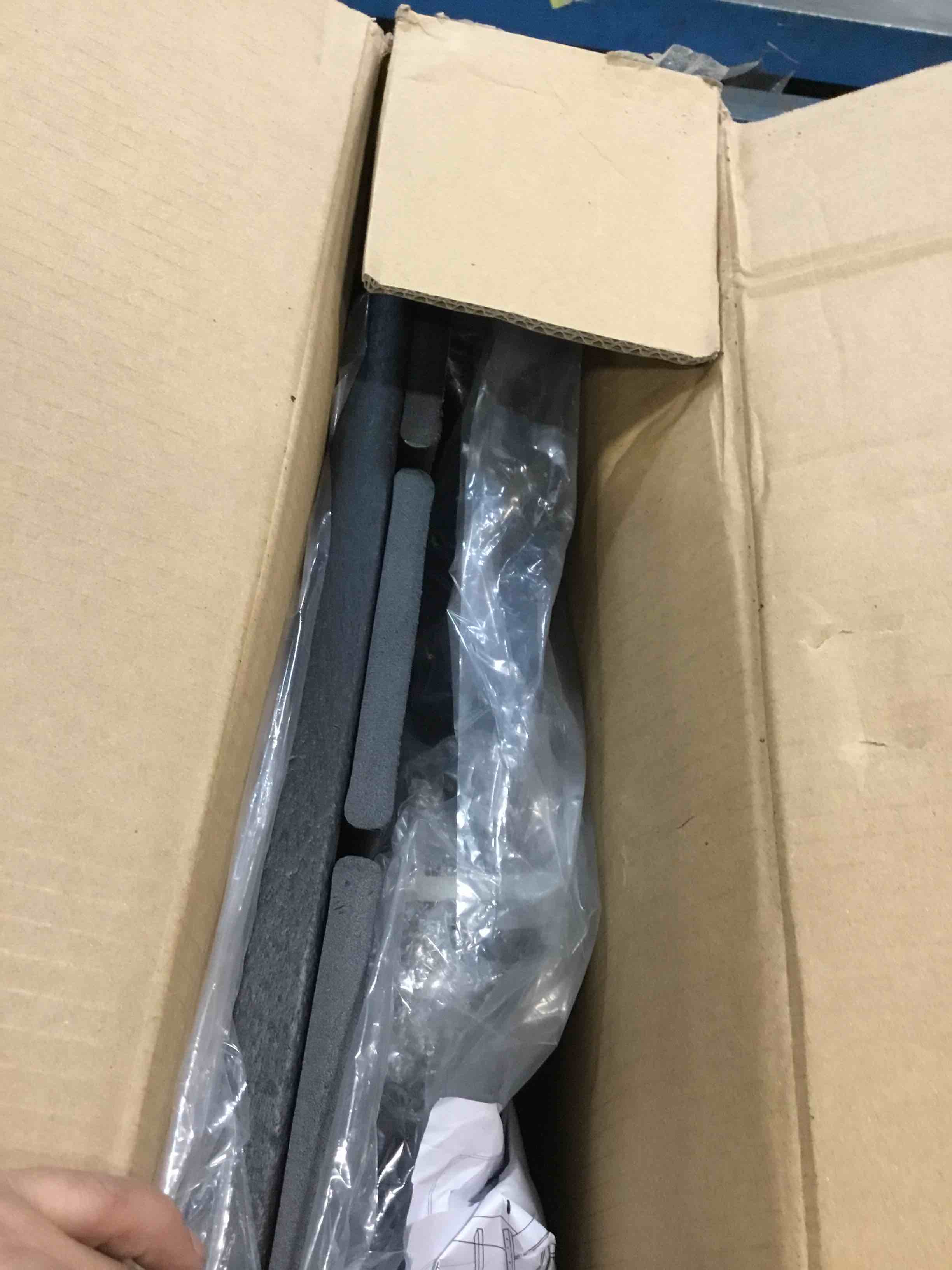 https://s3.amazonaws.com/lotting-images-prod/bidfta/BLU6509494_1718131079035.jpeg