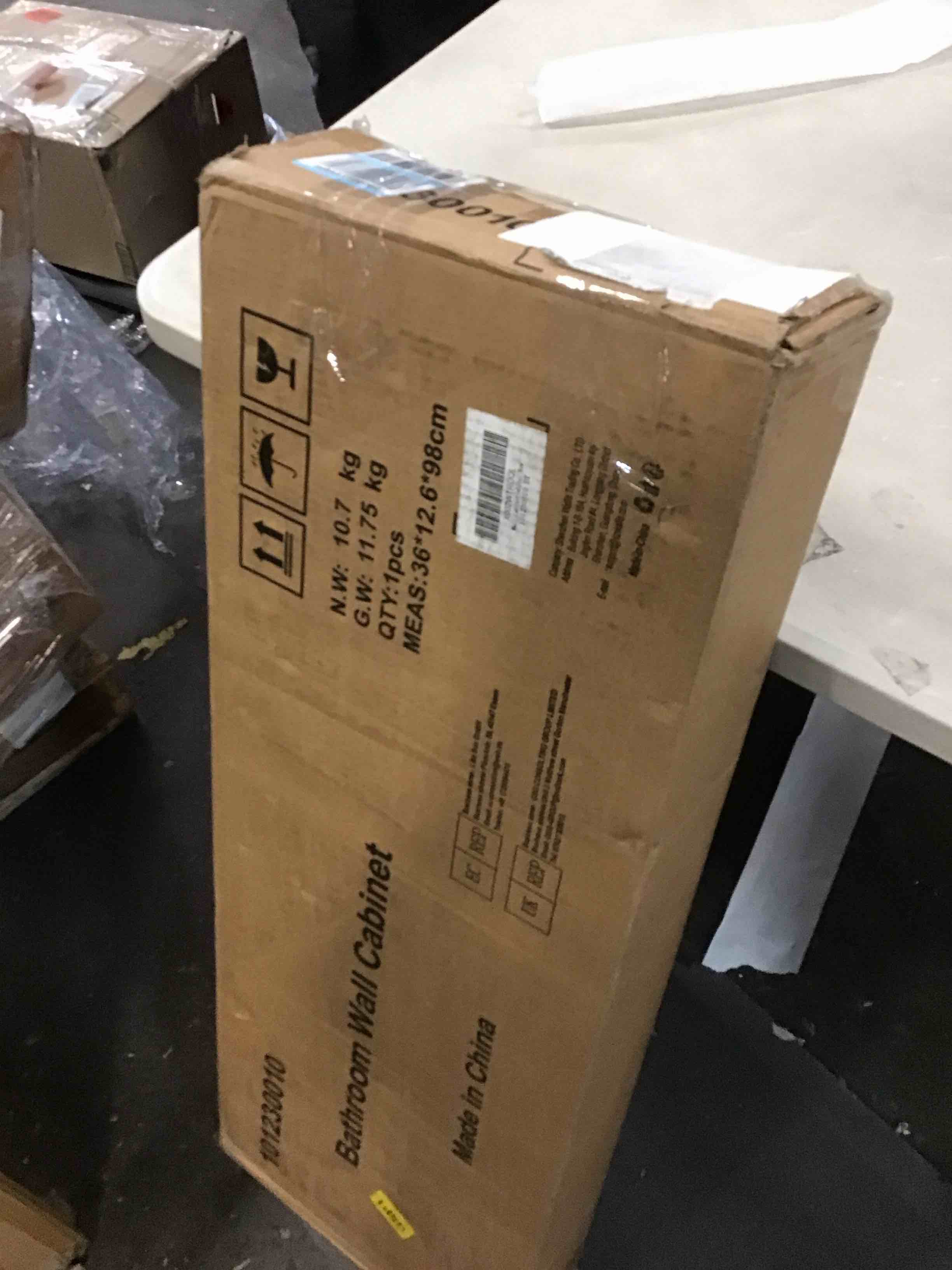 https://s3.amazonaws.com/lotting-images-prod/bidfta/BLU6509766_1718223503644.jpeg