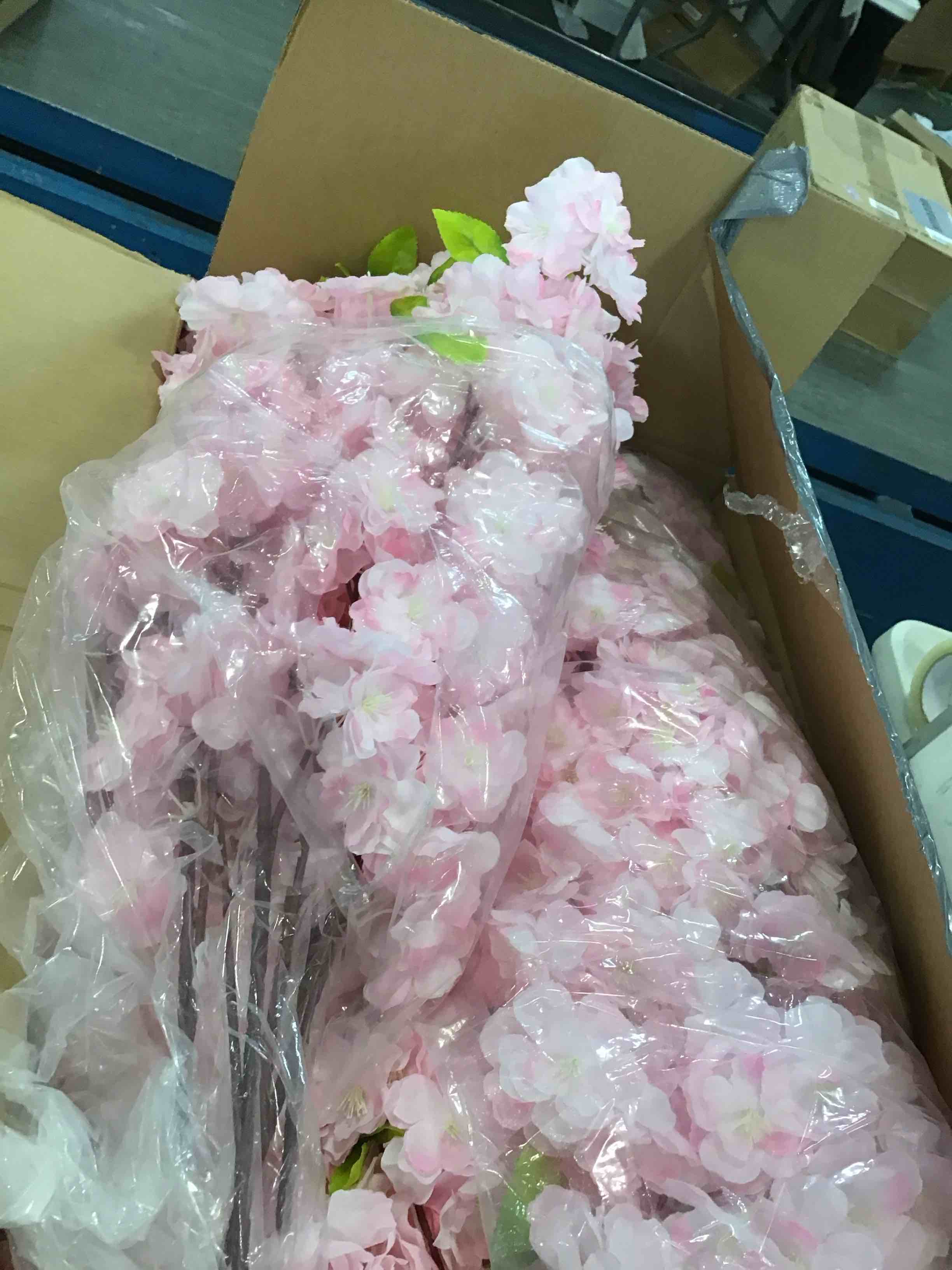 https://s3.amazonaws.com/lotting-images-prod/bidfta/BLU6509862_1718290850691.jpeg