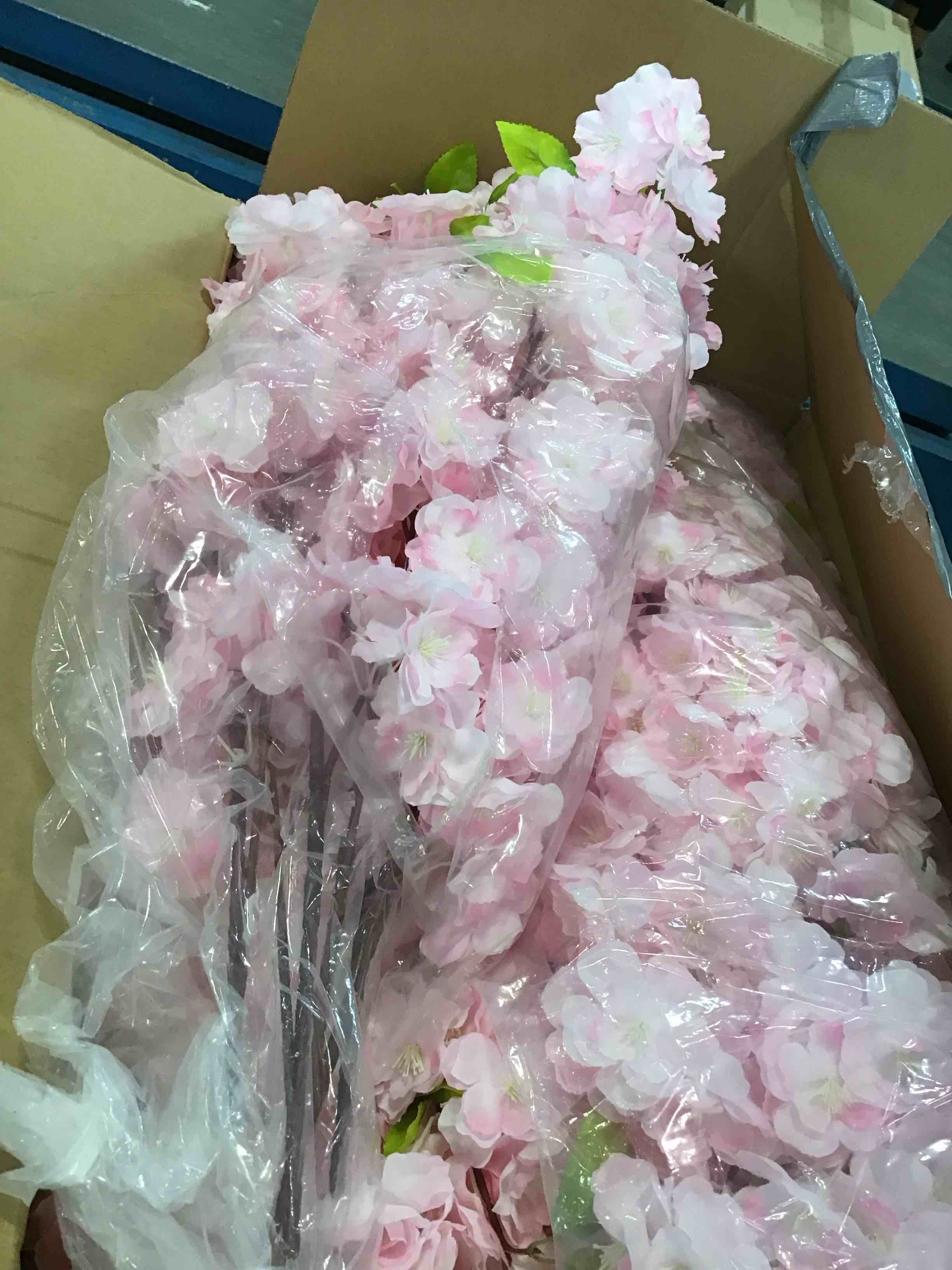 https://s3.amazonaws.com/lotting-images-prod/bidfta/BLU6509862_1718290852395.jpeg
