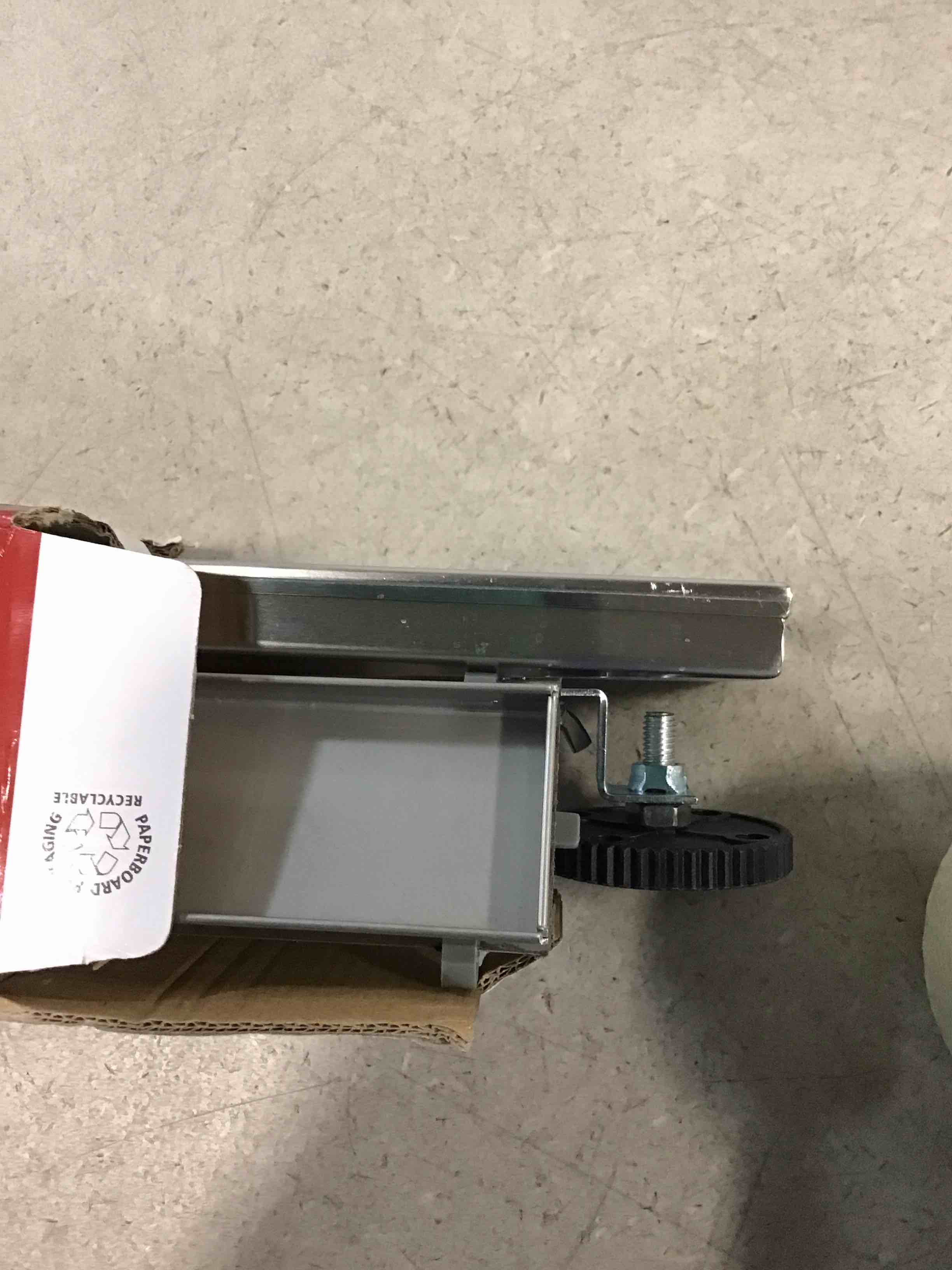 https://s3.amazonaws.com/lotting-images-prod/bidfta/BLU6509912_1718295374449.jpeg
