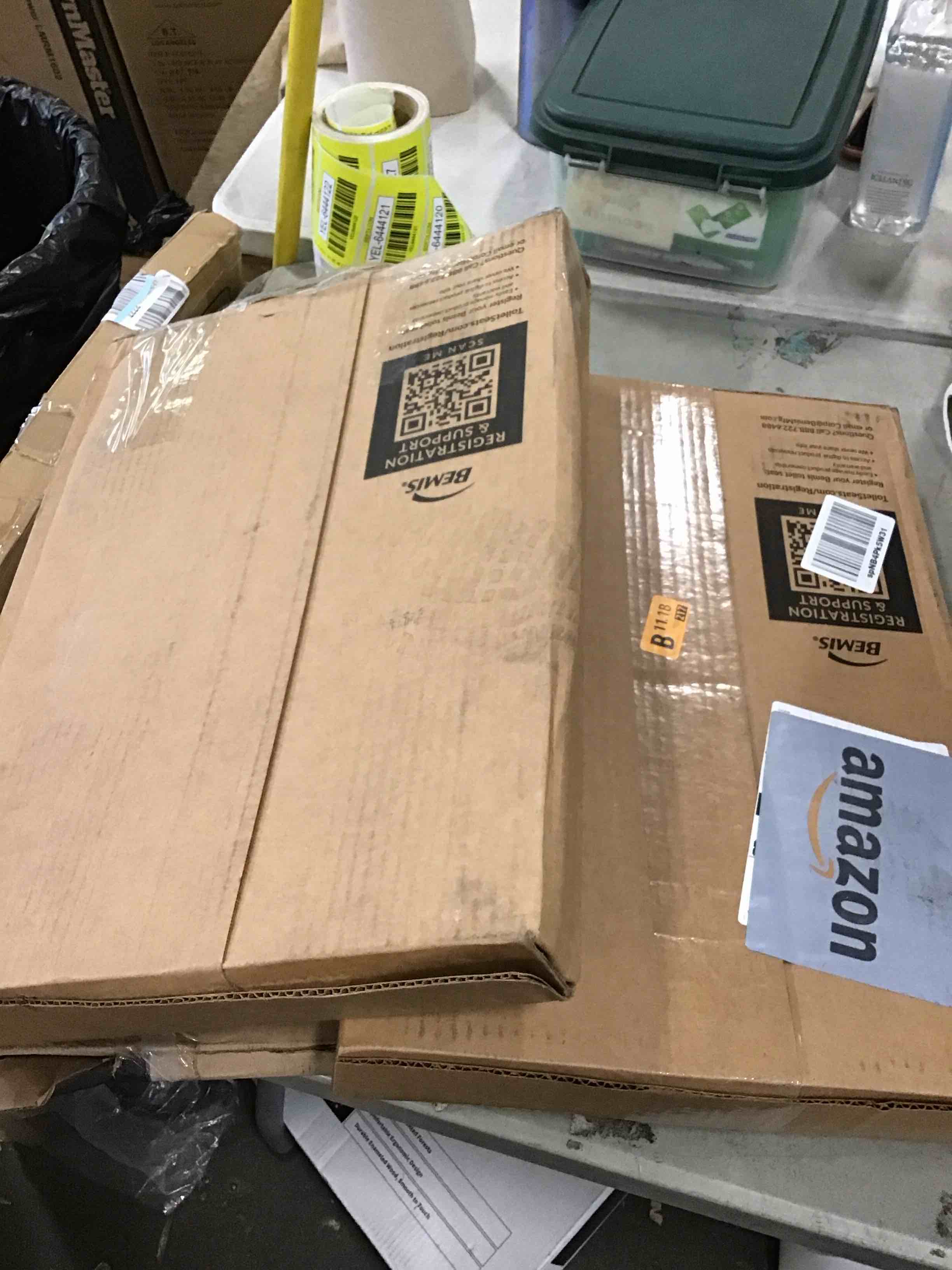 Assortment of Round Bowl Seats, fits all round toilets, different styles and different sizes, from different brands,