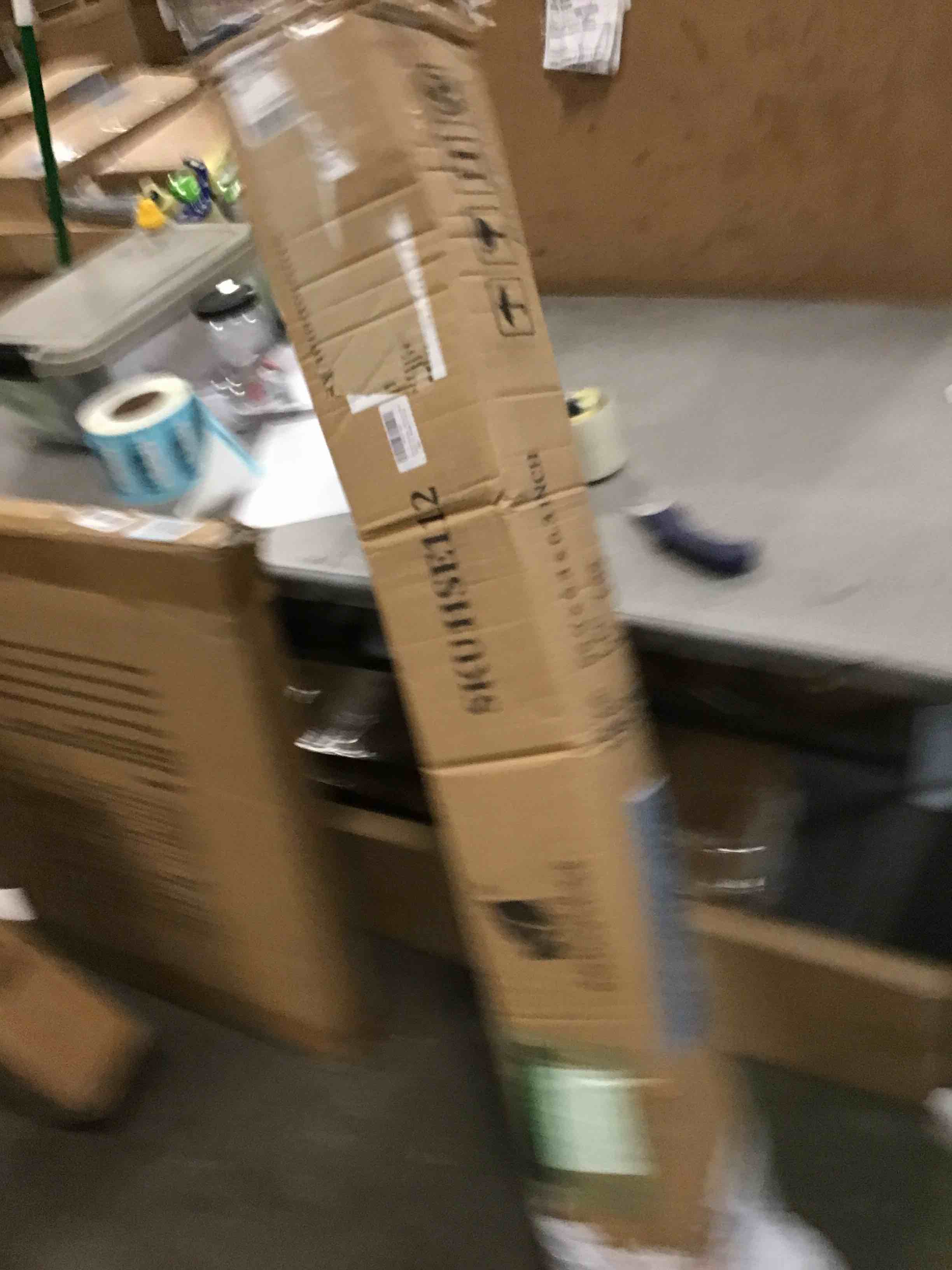 https://s3.amazonaws.com/lotting-images-prod/bidfta/BLU6512046_1718942628601.jpeg