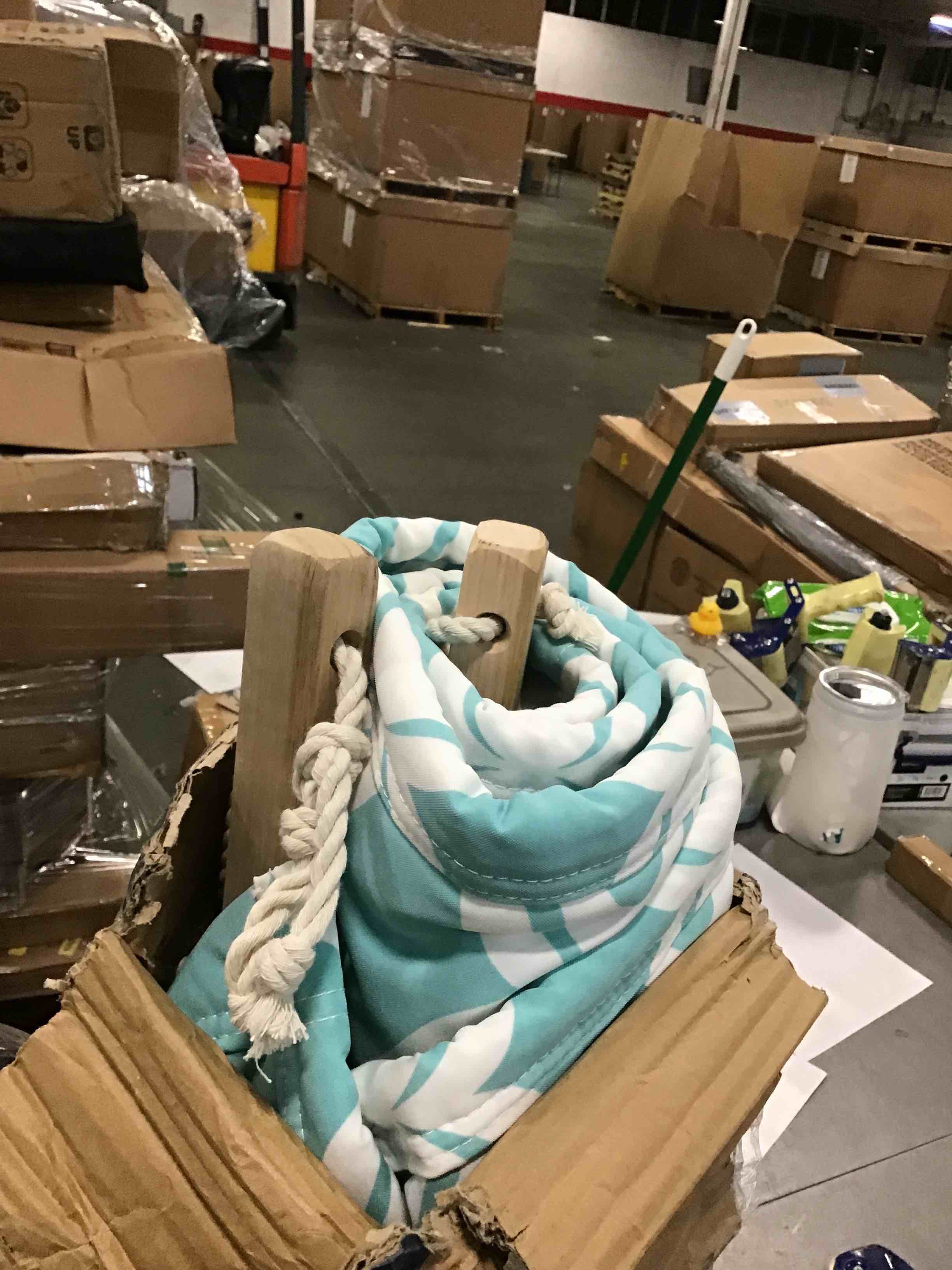 https://s3.amazonaws.com/lotting-images-prod/bidfta/BLU6512046_1718942719151.jpeg