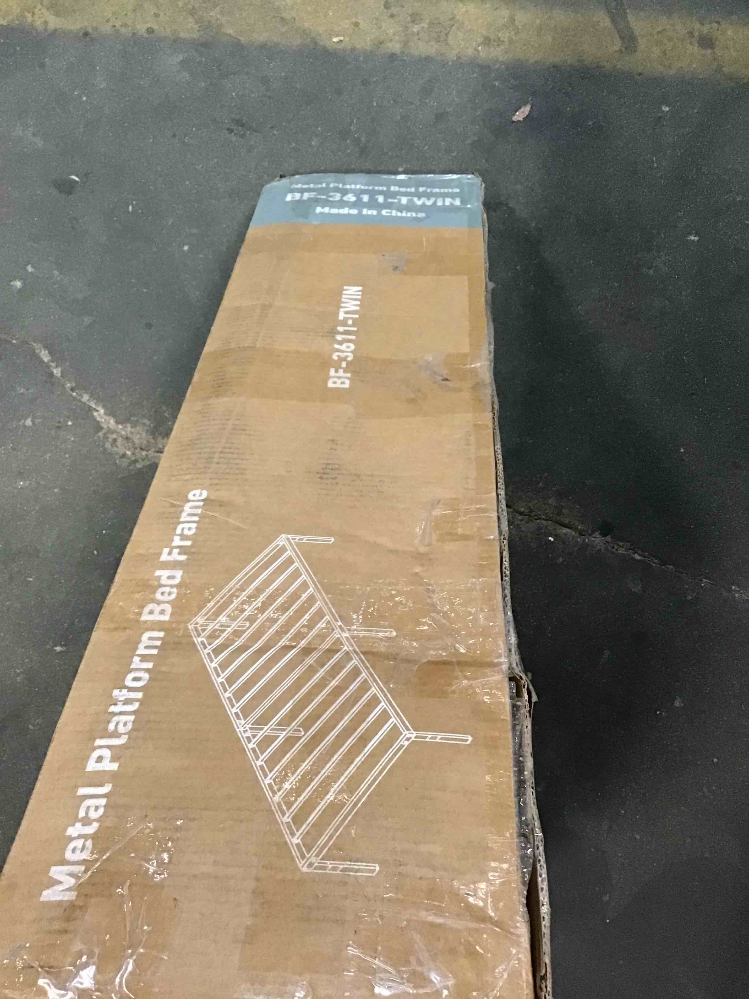 https://s3.amazonaws.com/lotting-images-prod/bidfta/BLU6512202_1719004527187.jpeg