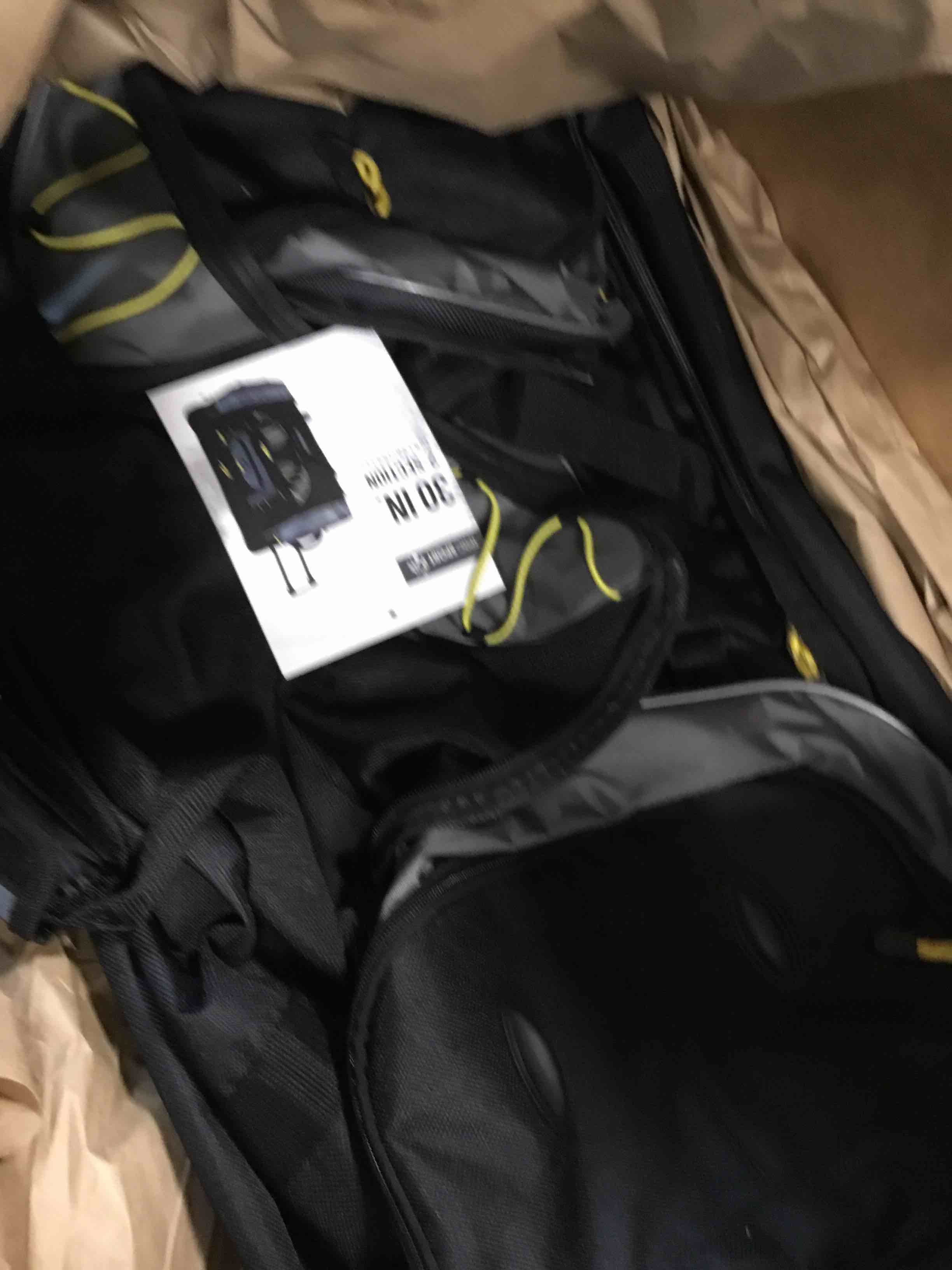 https://s3.amazonaws.com/lotting-images-prod/bidfta/BLU6512477_1719243880142.jpeg