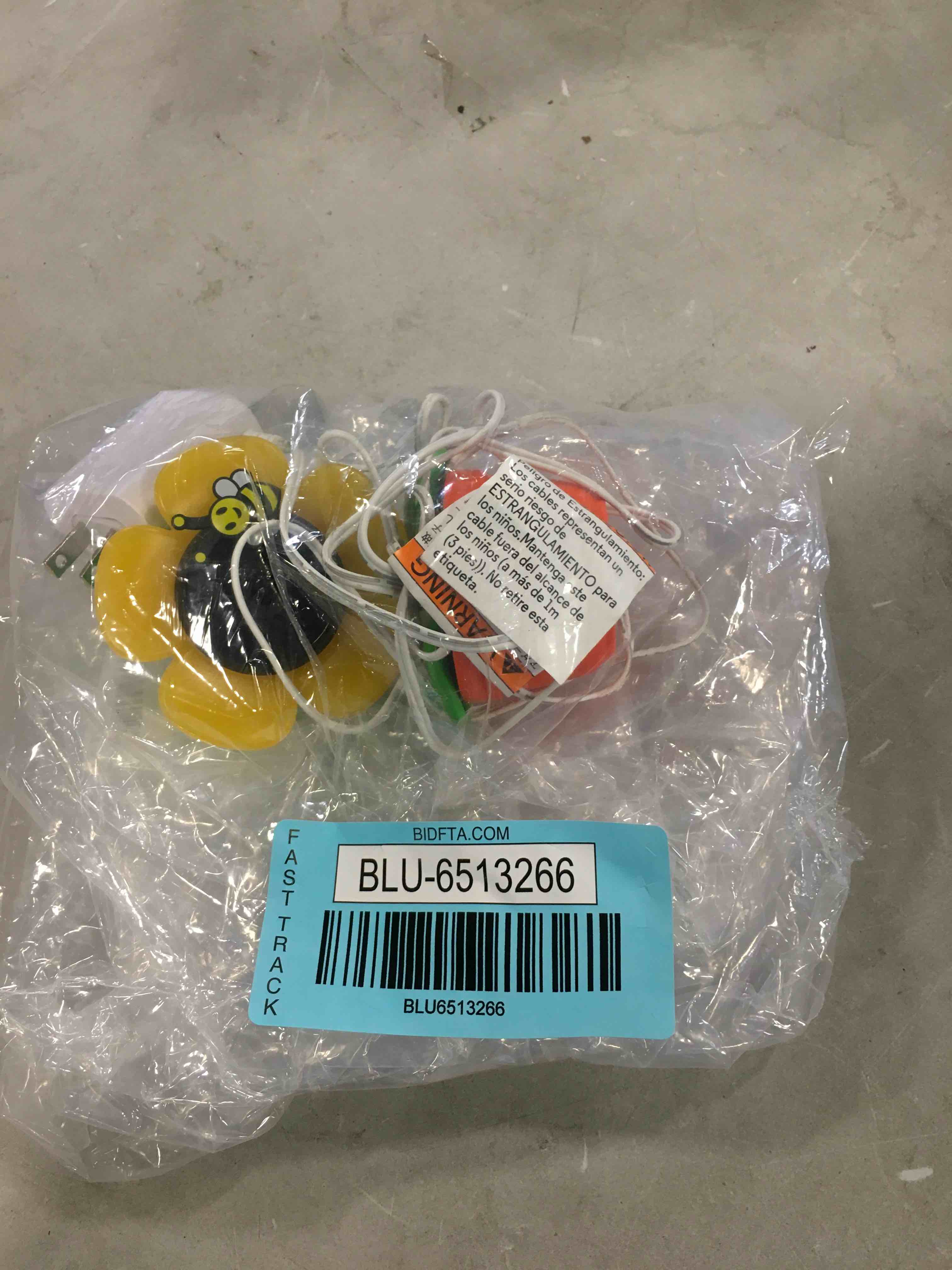 https://s3.amazonaws.com/lotting-images-prod/bidfta/BLU6513266_1719422686365.jpeg