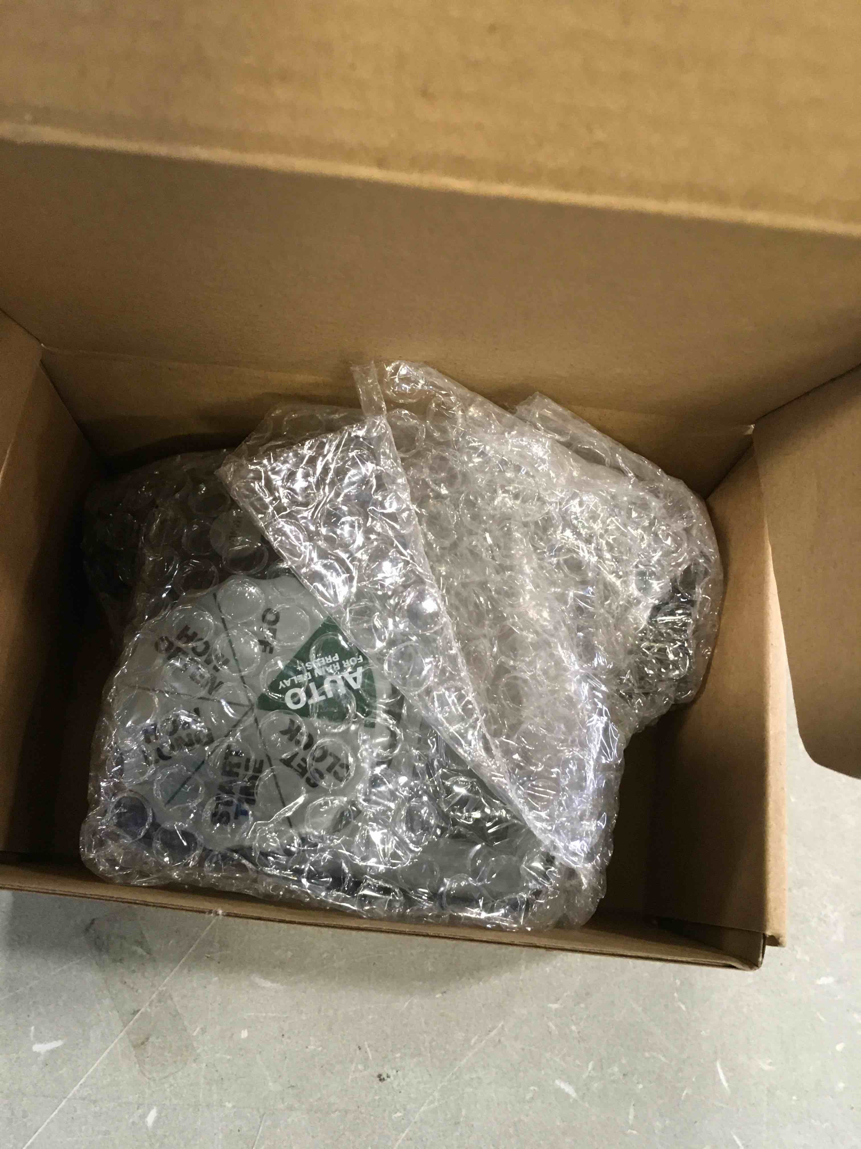 https://s3.amazonaws.com/lotting-images-prod/bidfta/BLU6513277_1719423567024.jpeg