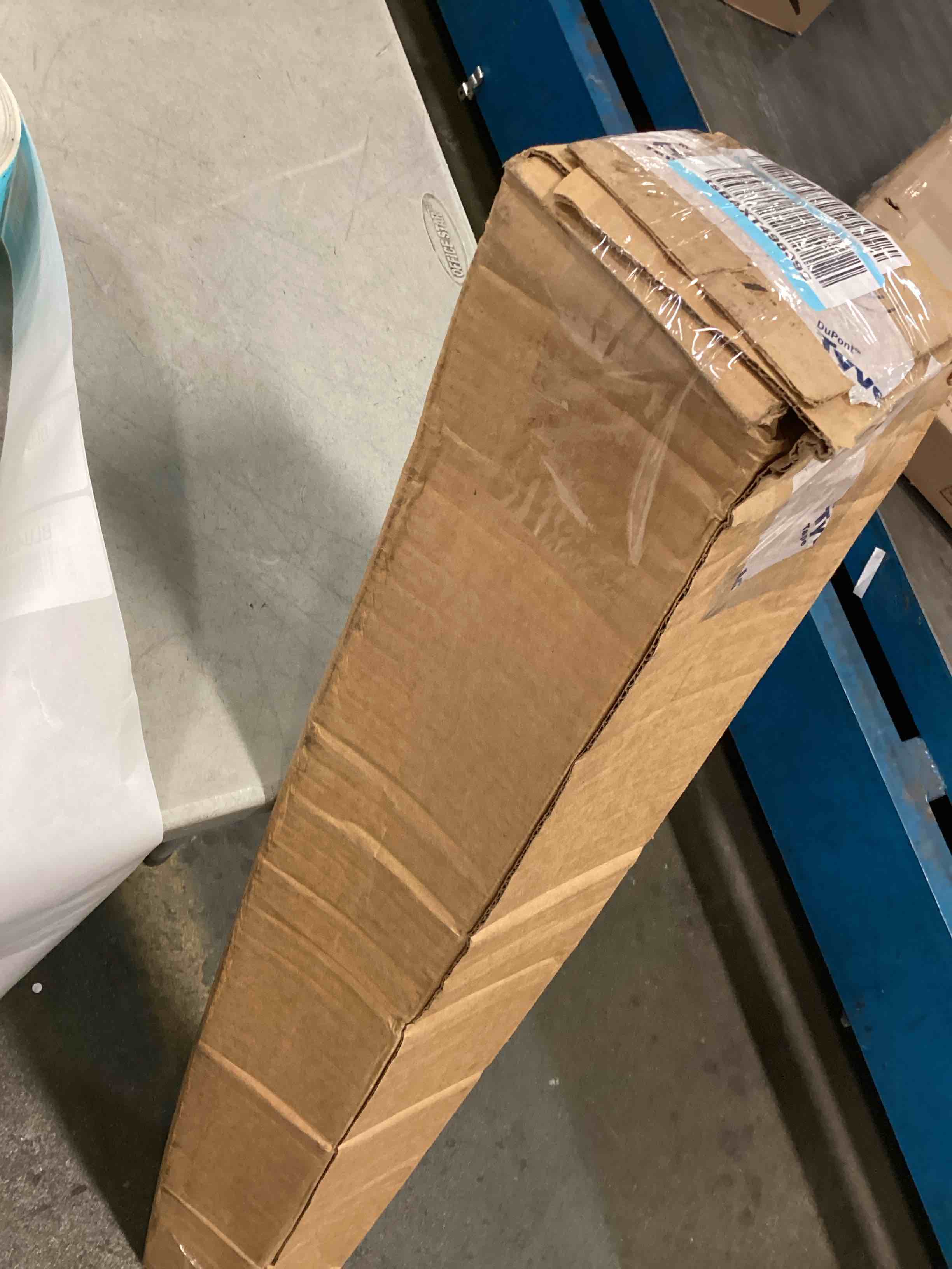 https://s3.amazonaws.com/lotting-images-prod/bidfta/BLU6517226_1718798583011.jpeg