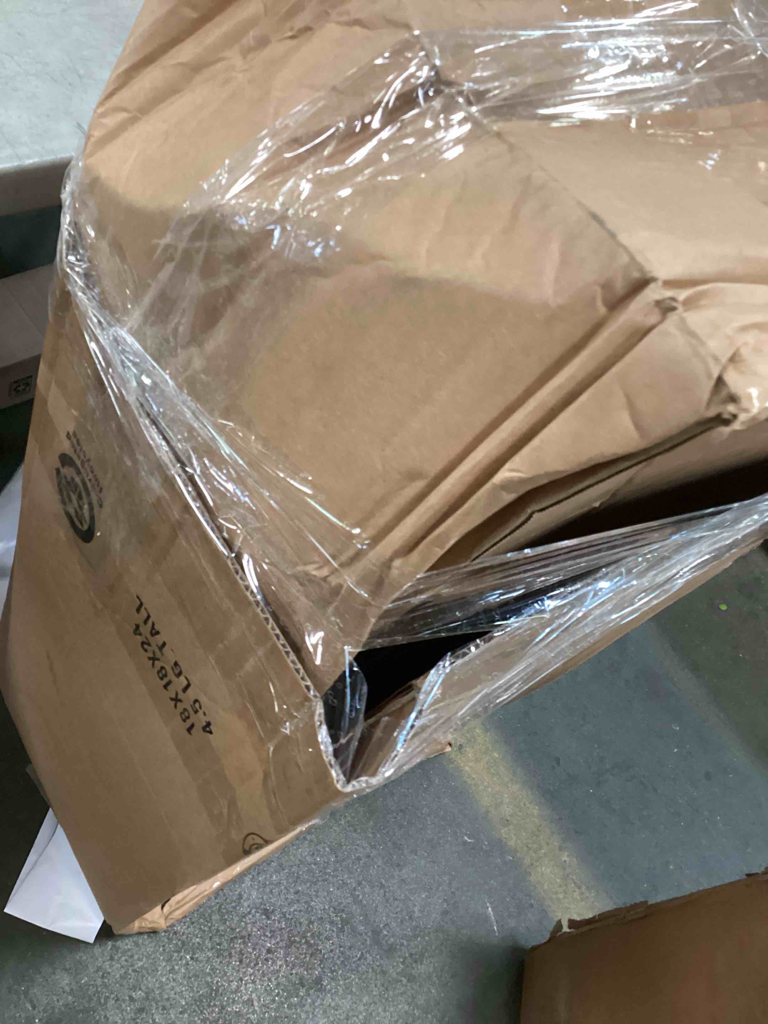 https://s3.amazonaws.com/lotting-images-prod/bidfta/BLU6517240_1718800193508.jpeg