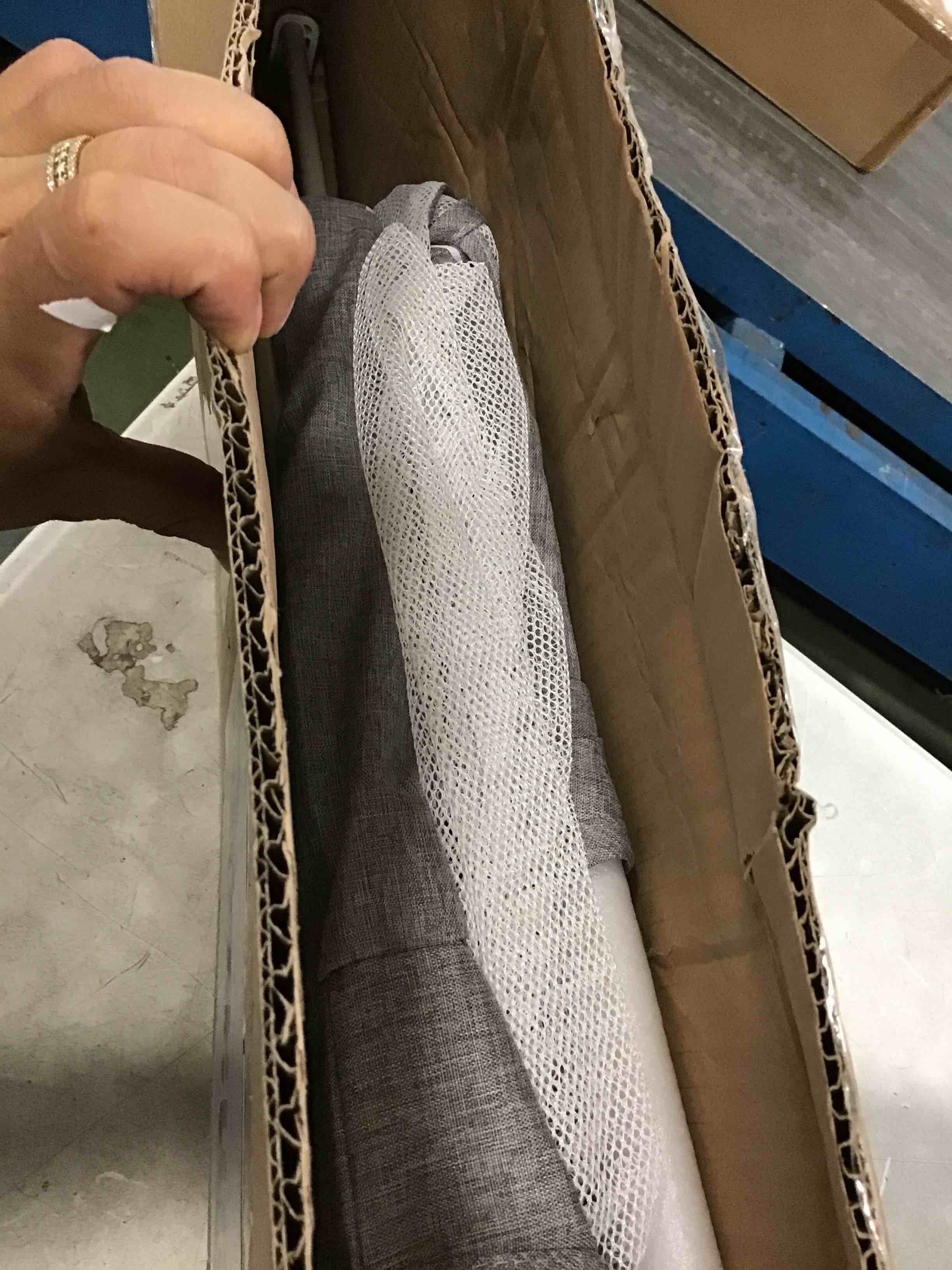 https://s3.amazonaws.com/lotting-images-prod/bidfta/BLU6517491_1718944249988.jpeg