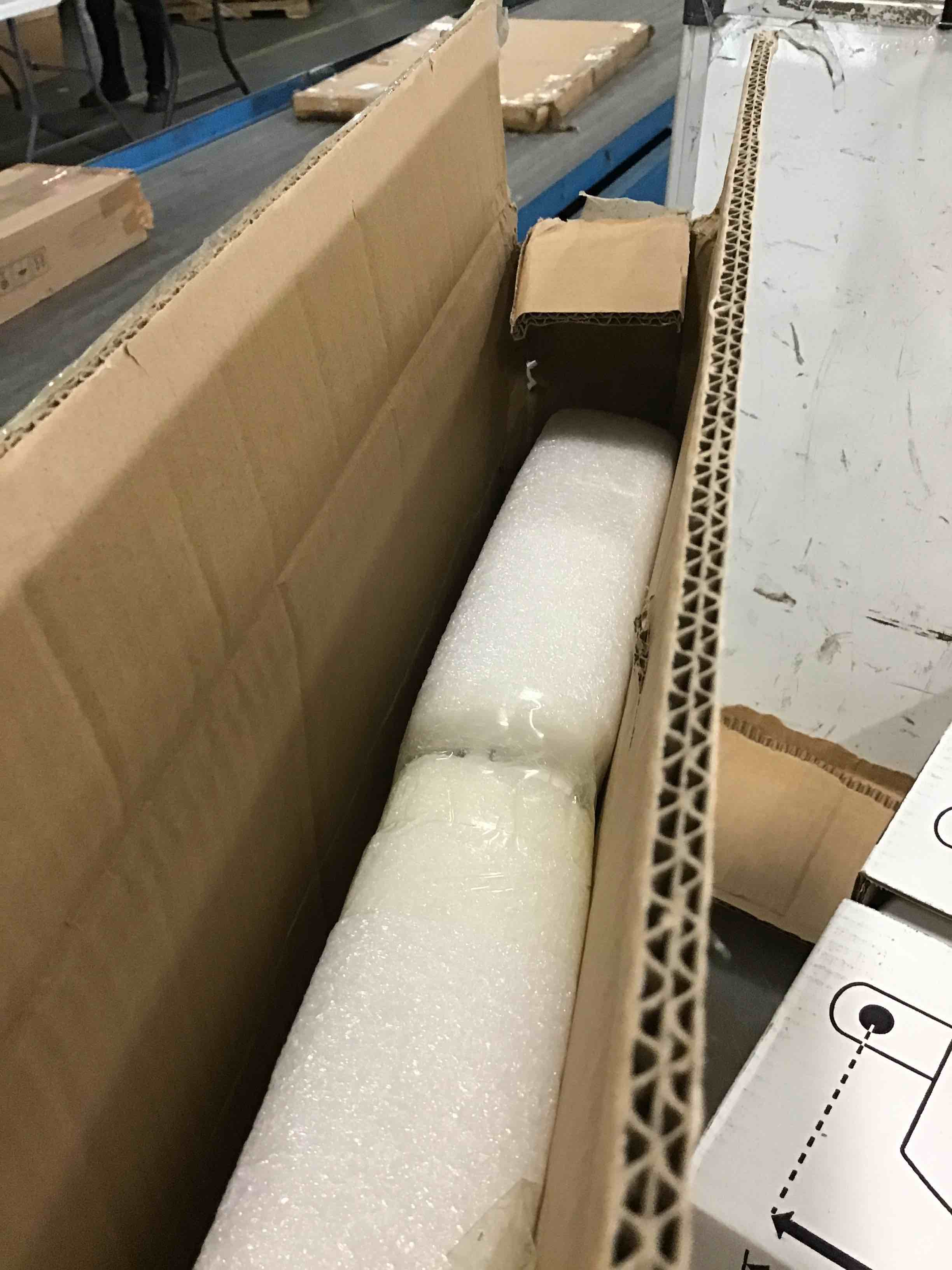 https://s3.amazonaws.com/lotting-images-prod/bidfta/BLU6518561_1719006640292.jpeg