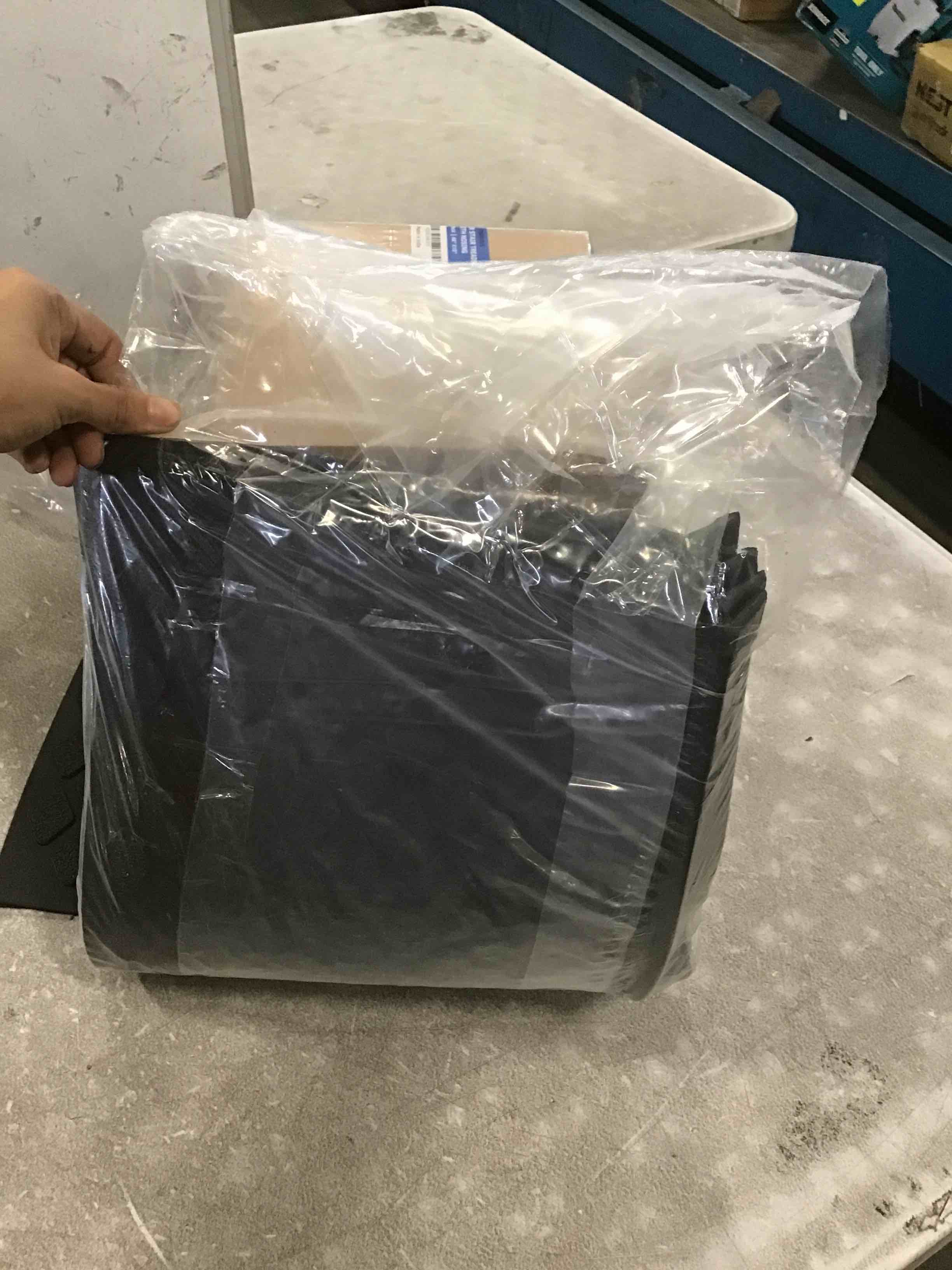 https://s3.amazonaws.com/lotting-images-prod/bidfta/BLU6518860_1719252709270.jpeg