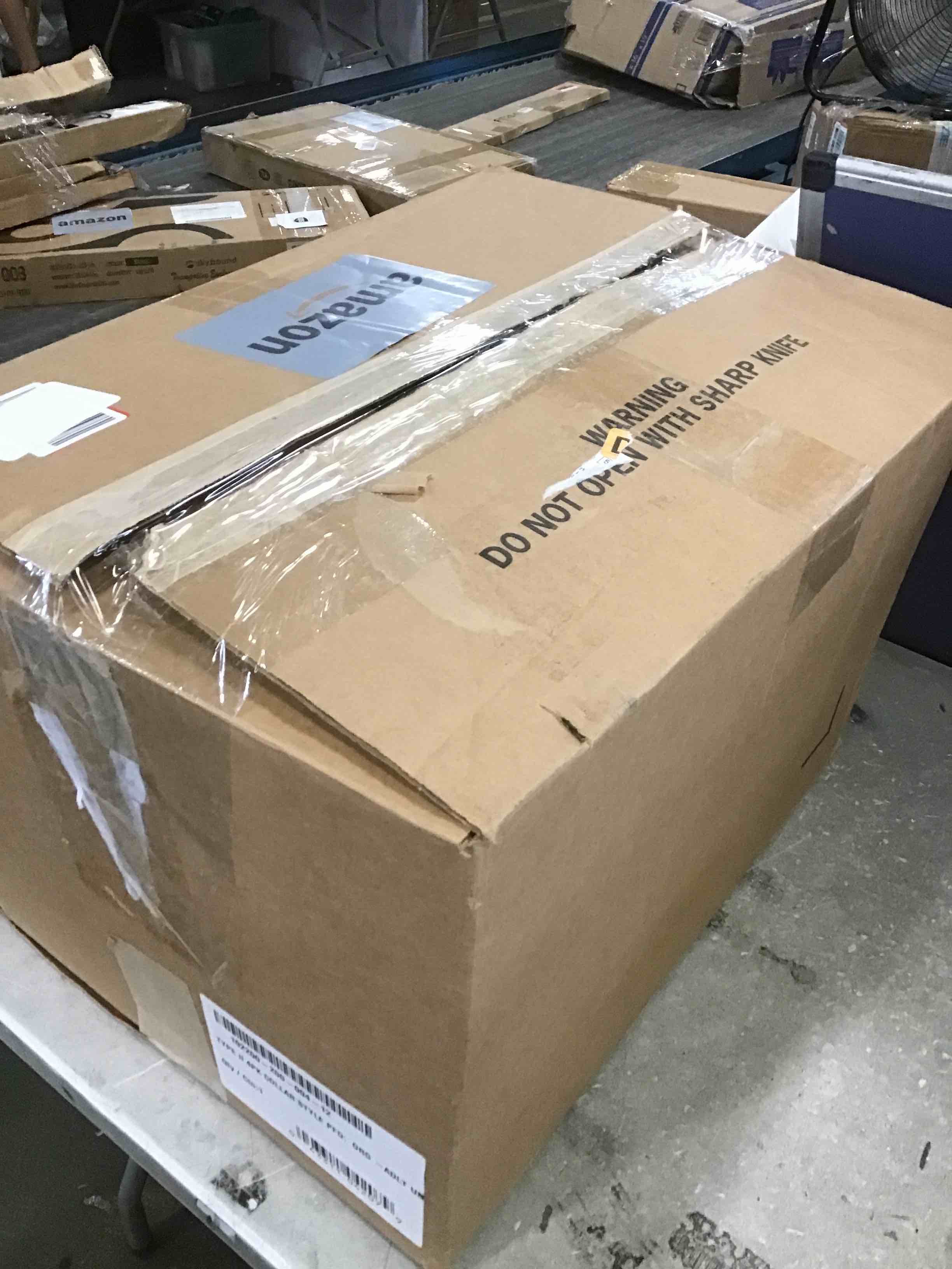 https://s3.amazonaws.com/lotting-images-prod/bidfta/BLU6519026_1719329498580.jpeg