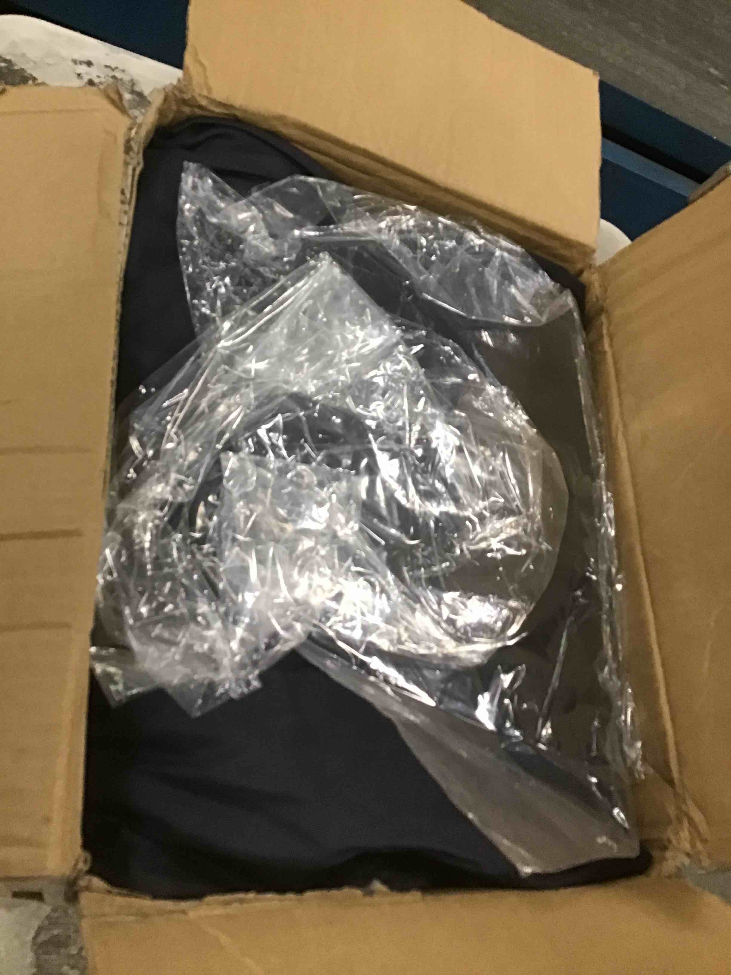 https://s3.amazonaws.com/lotting-images-prod/bidfta/BLU6519104_1719340063572.jpeg