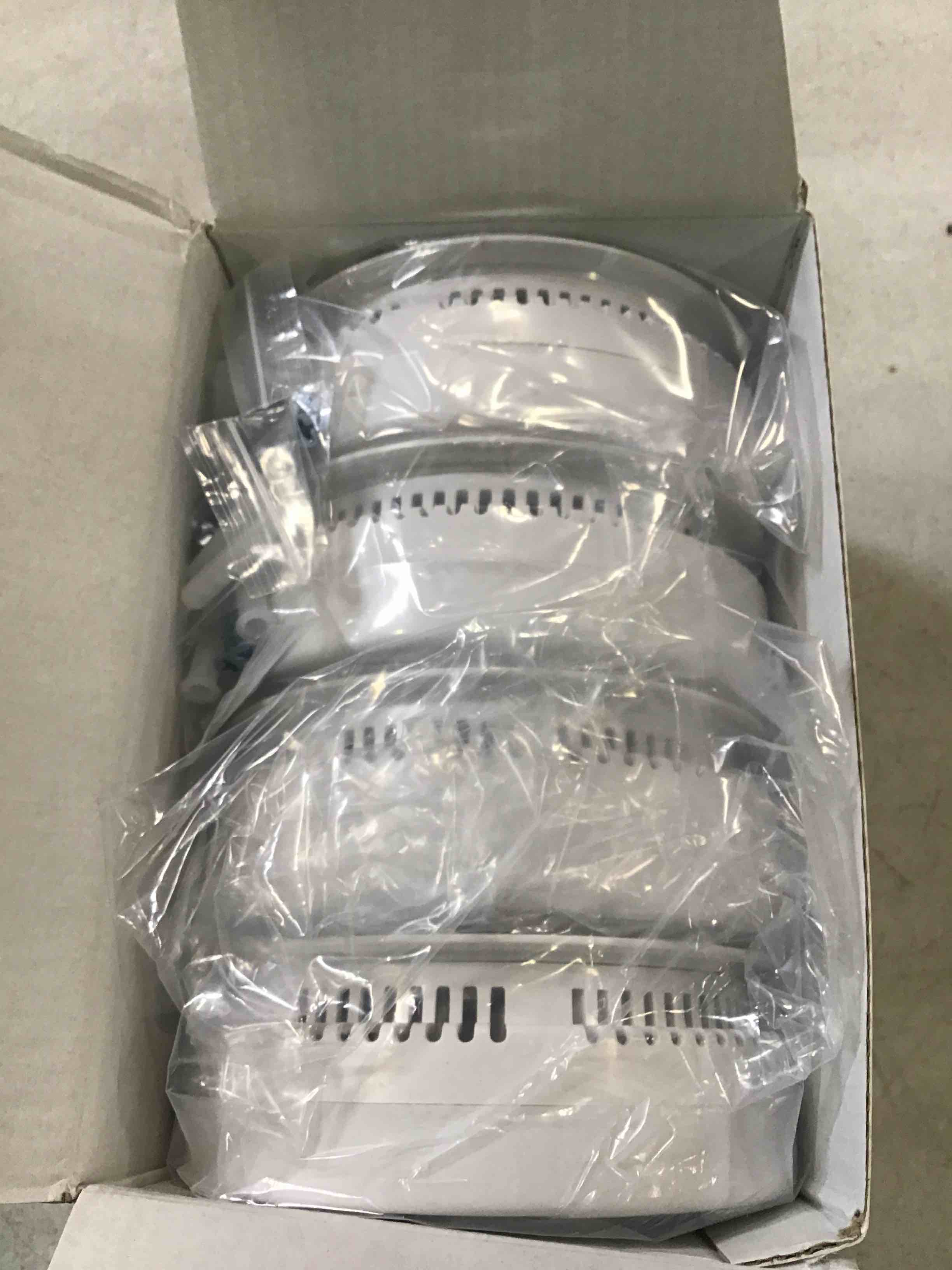 https://s3.amazonaws.com/lotting-images-prod/bidfta/BLU6520997_1718383116100.jpeg