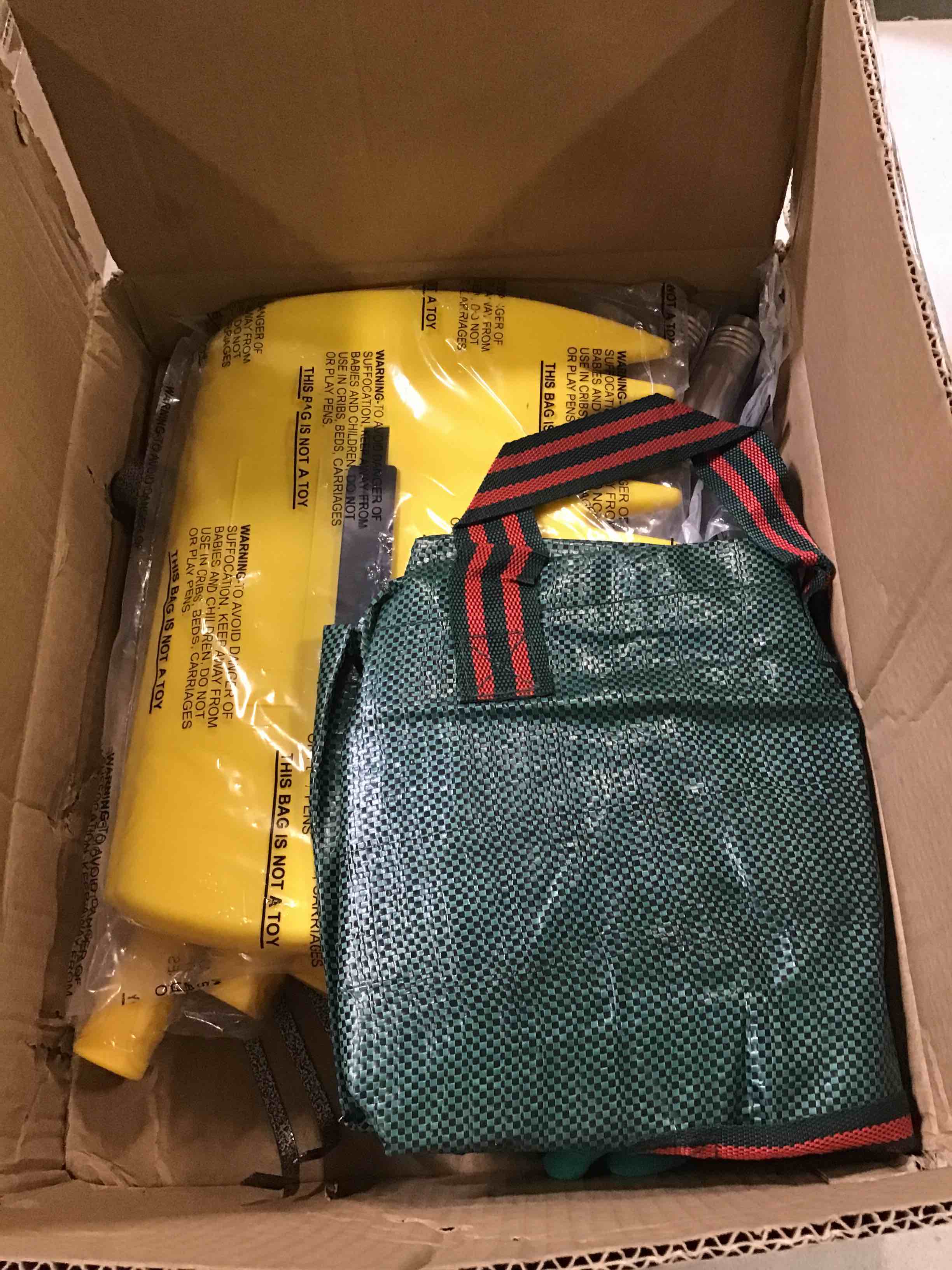 https://s3.amazonaws.com/lotting-images-prod/bidfta/BLU6521077_1718391025167.jpeg