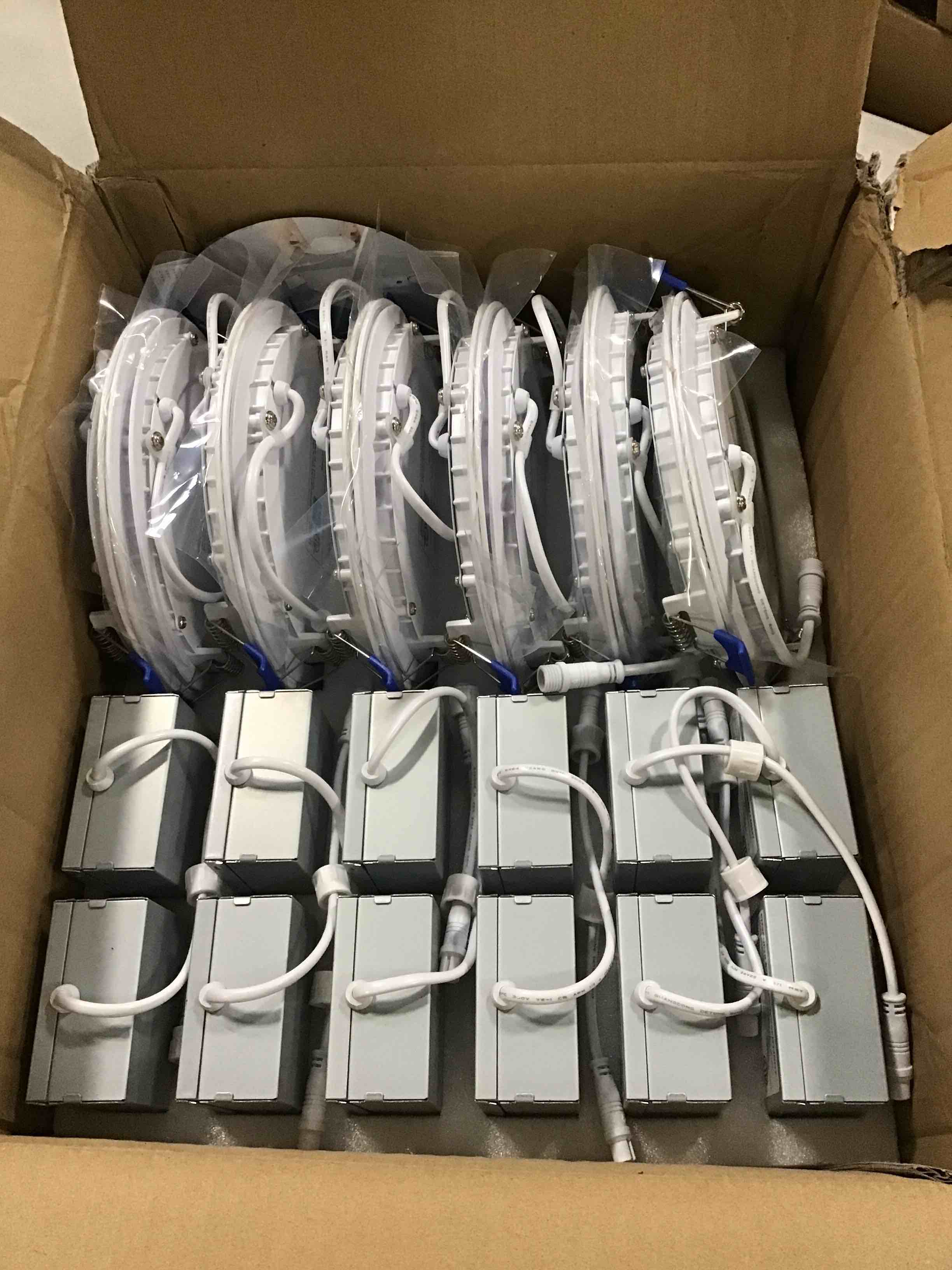 https://s3.amazonaws.com/lotting-images-prod/bidfta/BLU6521155_1718449943056.jpeg
