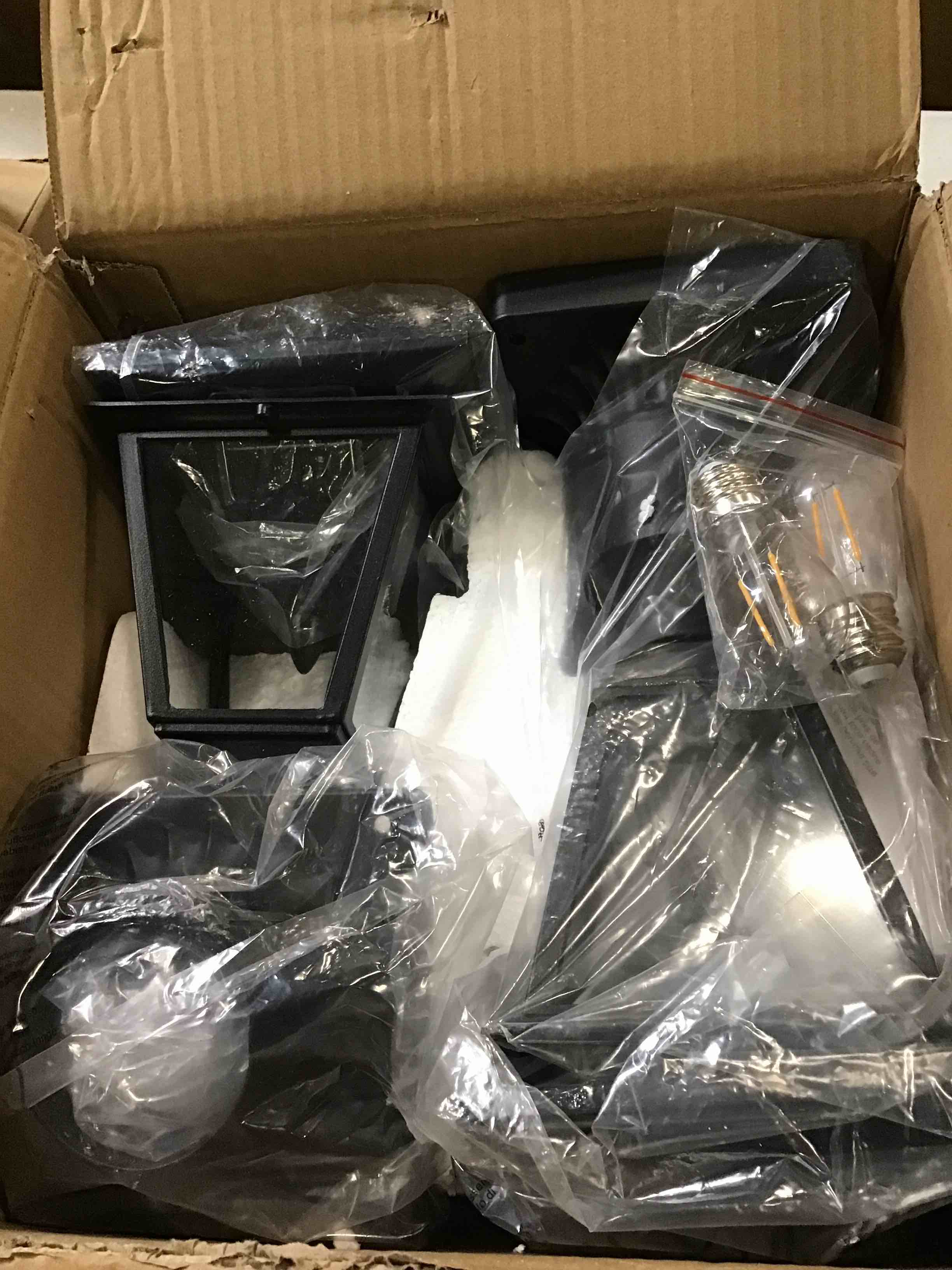 https://s3.amazonaws.com/lotting-images-prod/bidfta/BLU6521469_1718475993585.jpeg