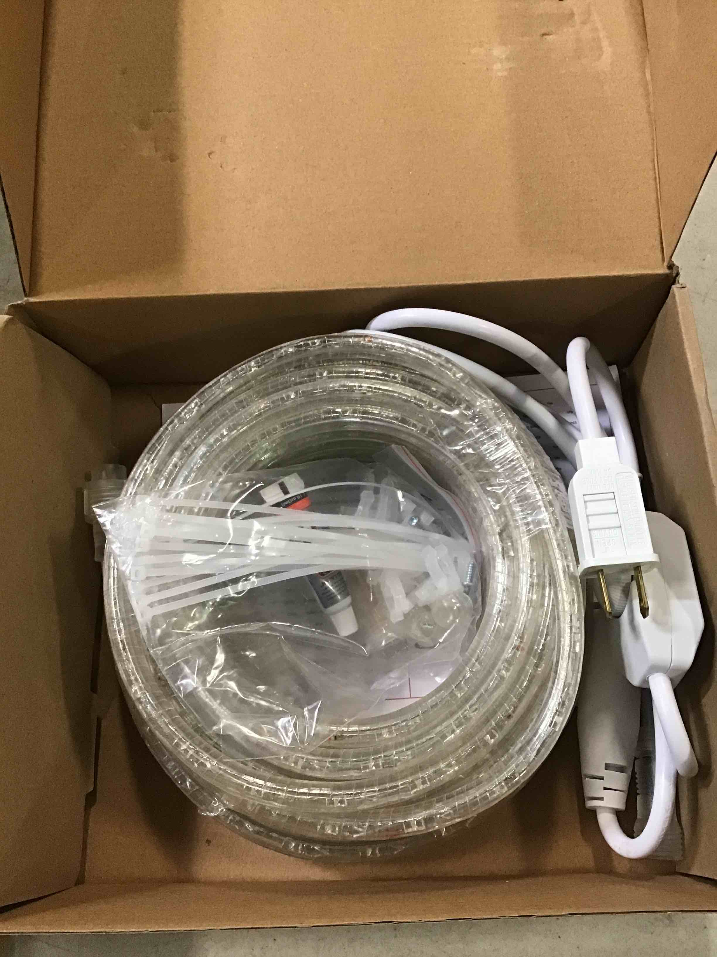 https://s3.amazonaws.com/lotting-images-prod/bidfta/BLU6521471_1718476147761.jpeg
