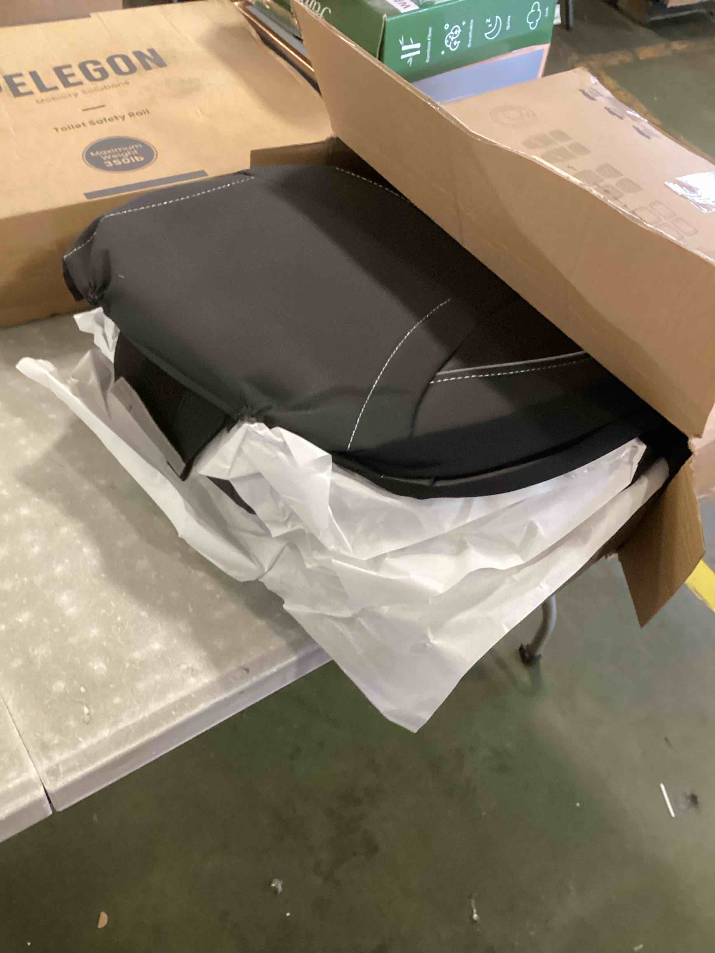 https://s3.amazonaws.com/lotting-images-prod/bidfta/BLU6523030_1719585869298.jpeg