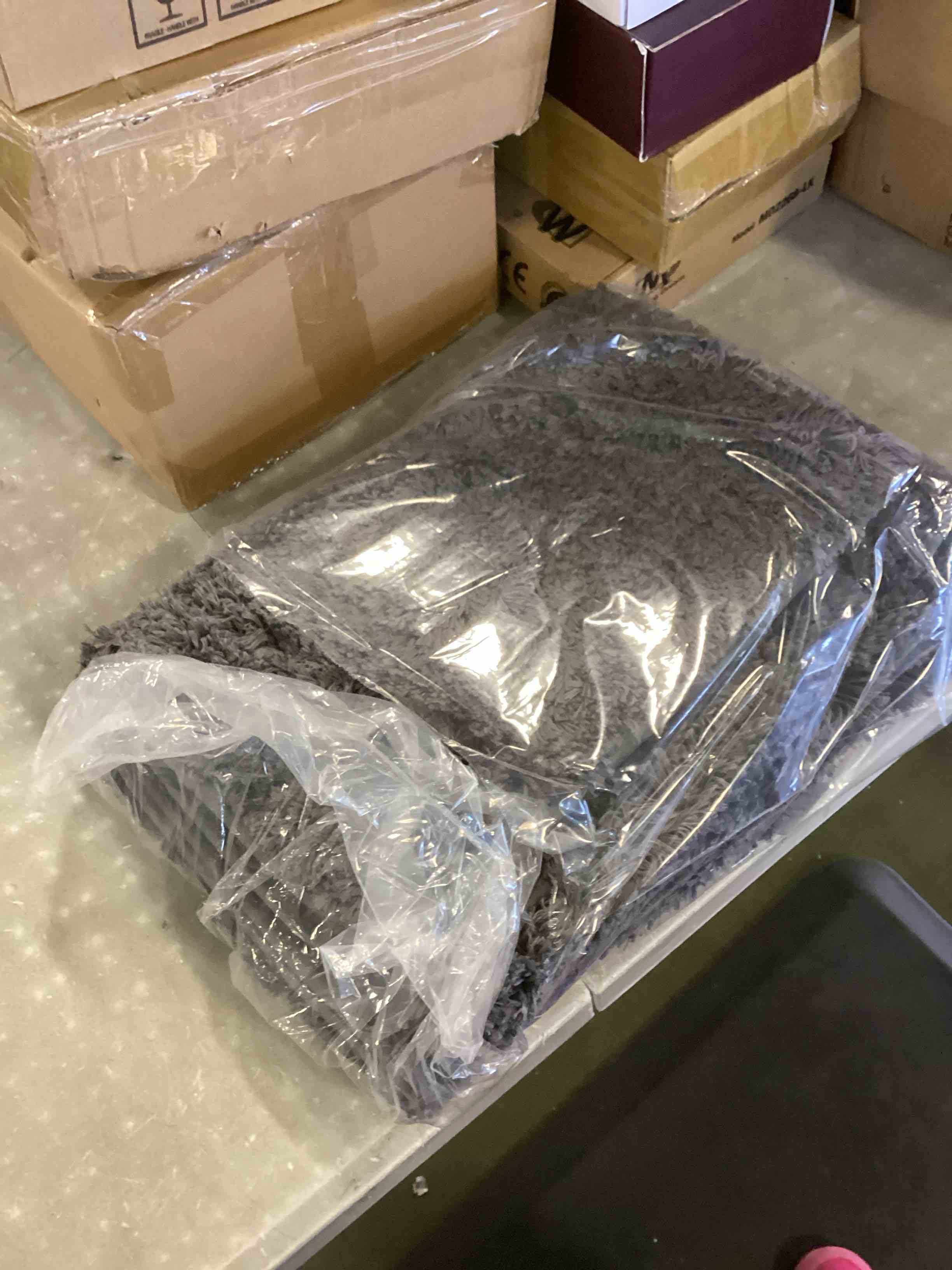 https://s3.amazonaws.com/lotting-images-prod/bidfta/BLU6523398_1719849308513.jpeg